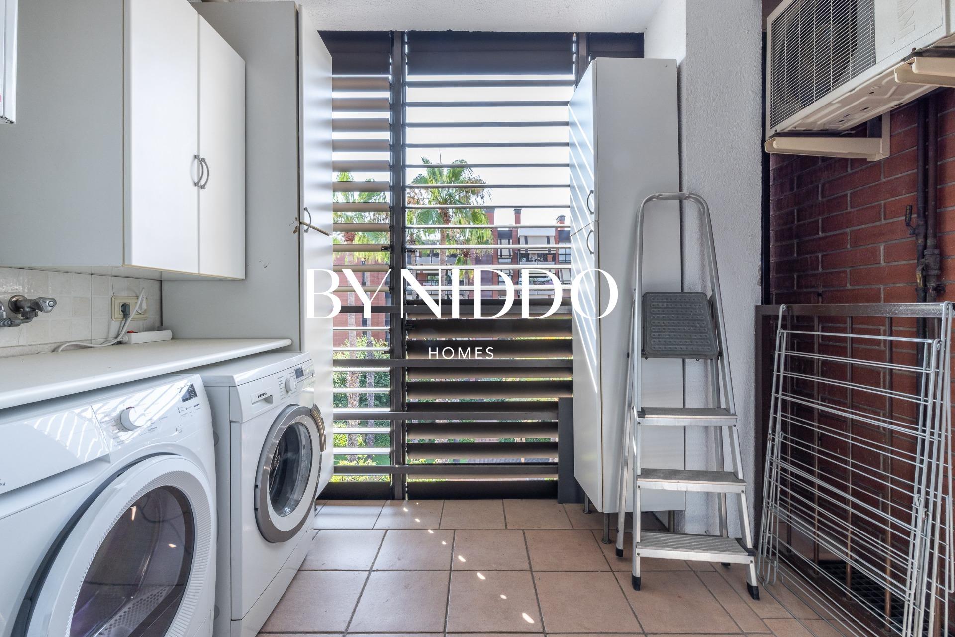 Exclusivo ático reformado con terraza en Parc Central - foto 17