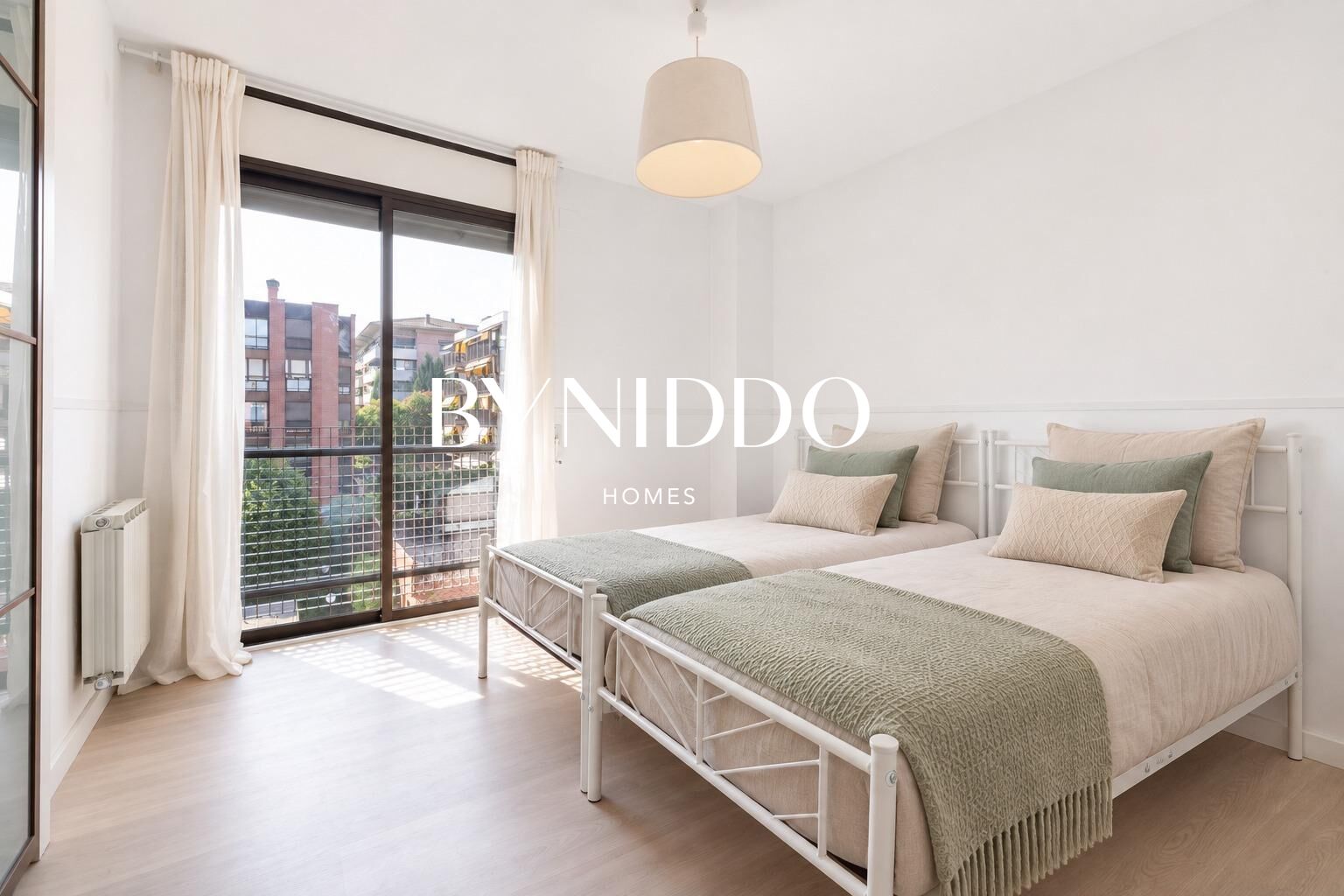 Exclusivo ático reformado con terraza en Parc Central - foto 35