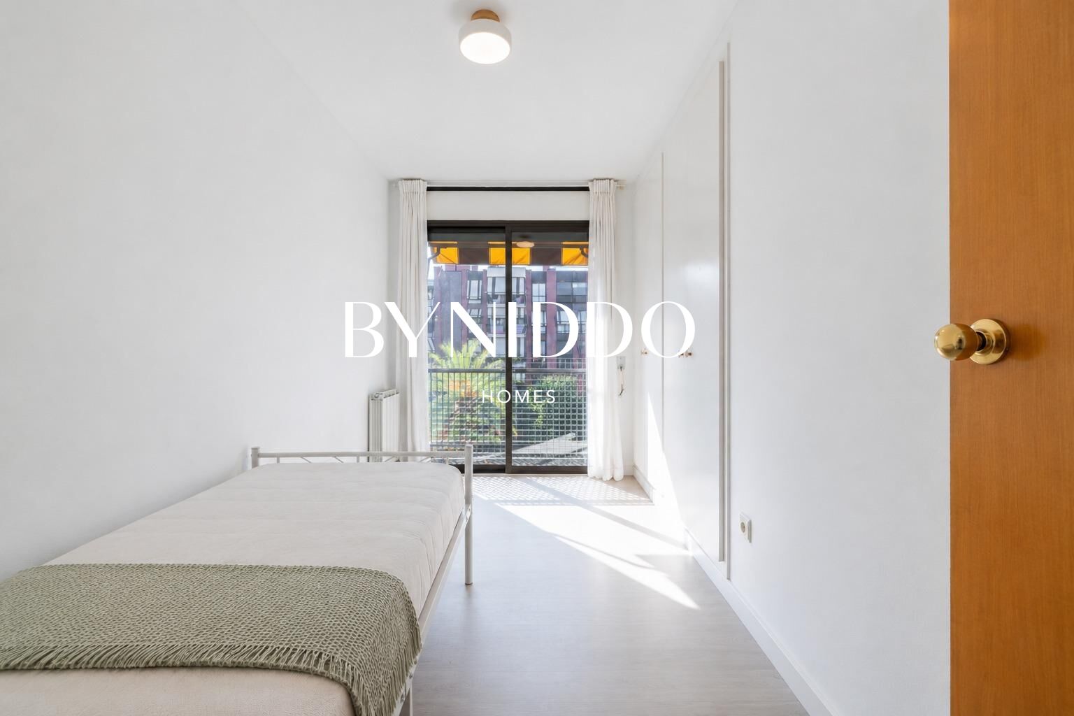 Exclusivo ático reformado con terraza en Parc Central - foto 40