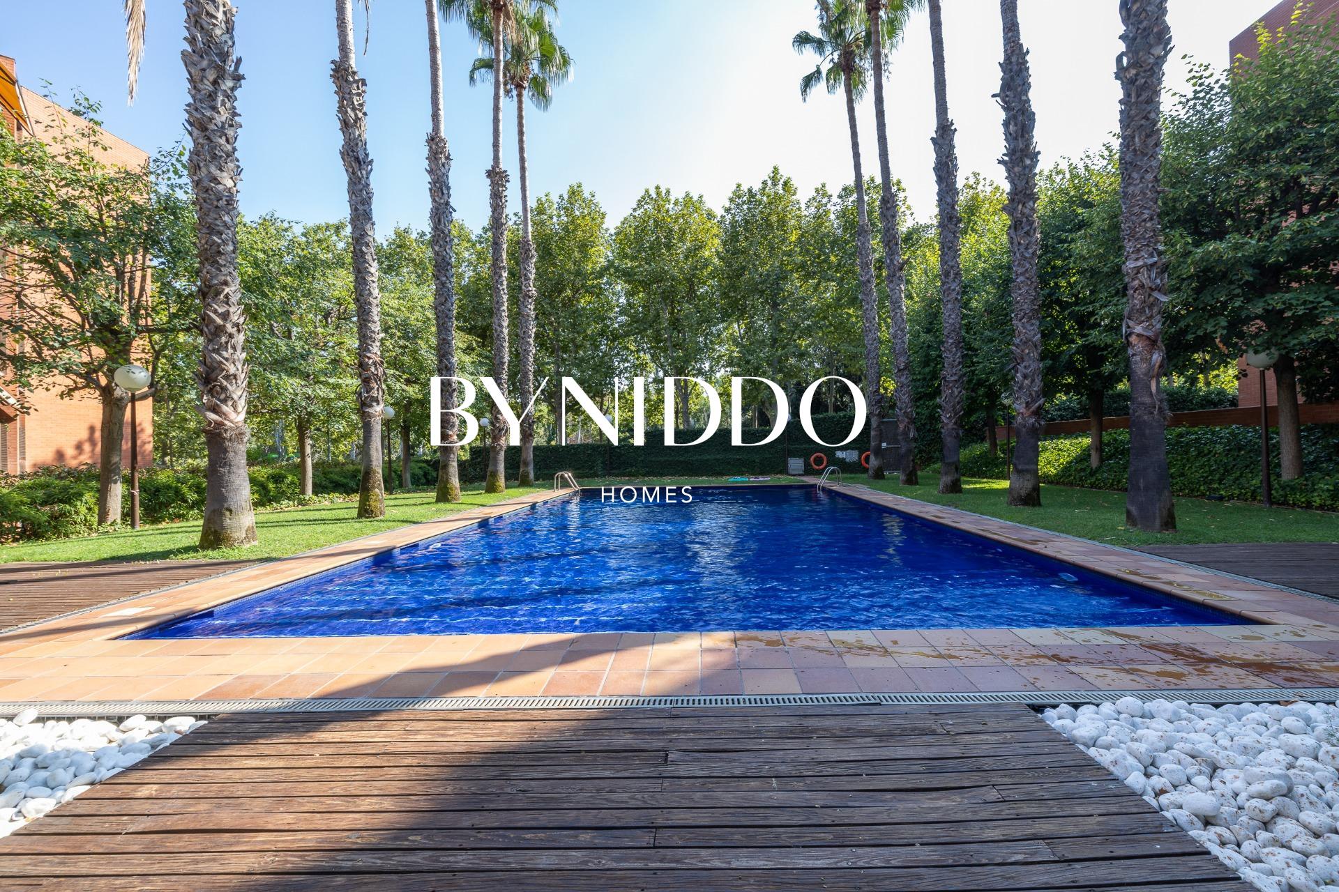 Exclusivo ático reformado con terraza en Parc Central - foto 43
