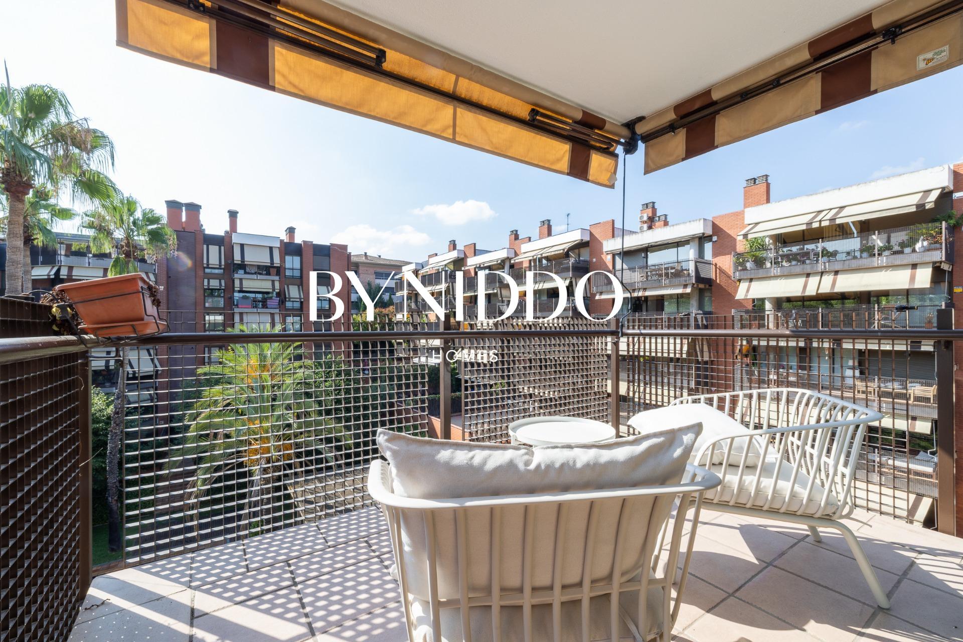 Exclusivo ático reformado con terraza en Parc Central - foto 6