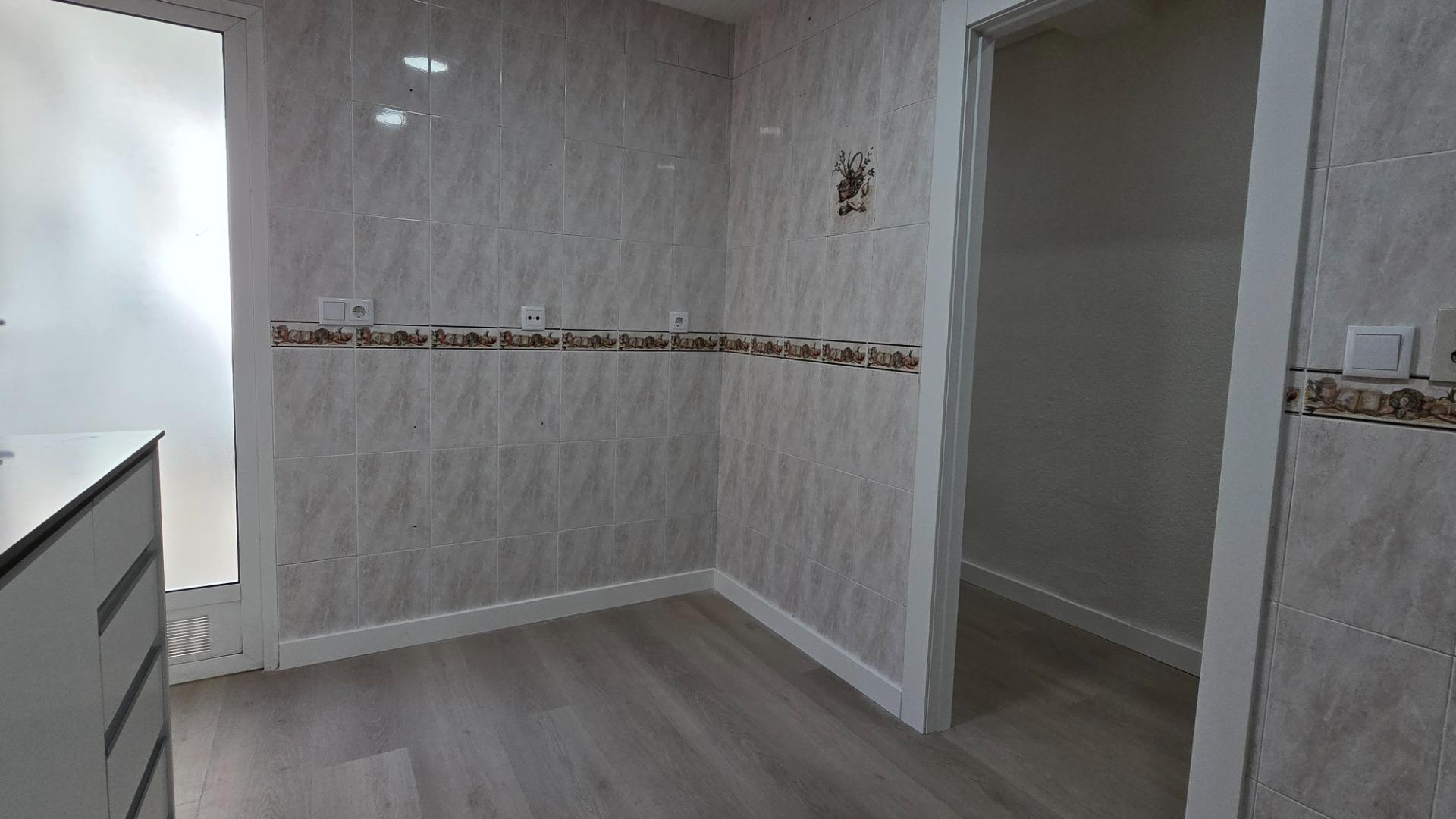 ¡Tu hogar ideal en Elche! Luminoso y acogedor piso en Toscar - foto 21