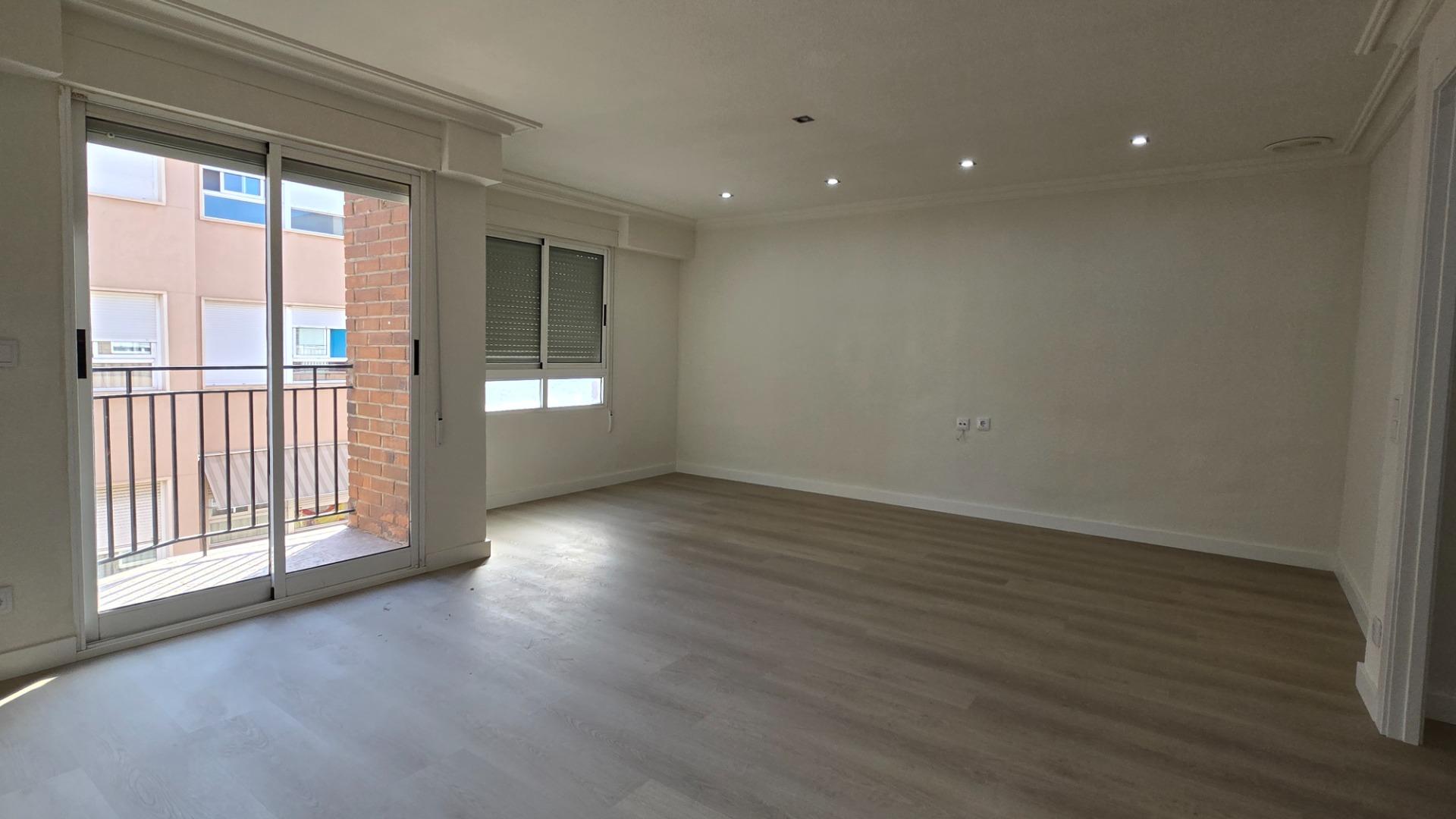 ¡Tu hogar ideal en Elche! Luminoso y acogedor piso en Toscar - foto 5