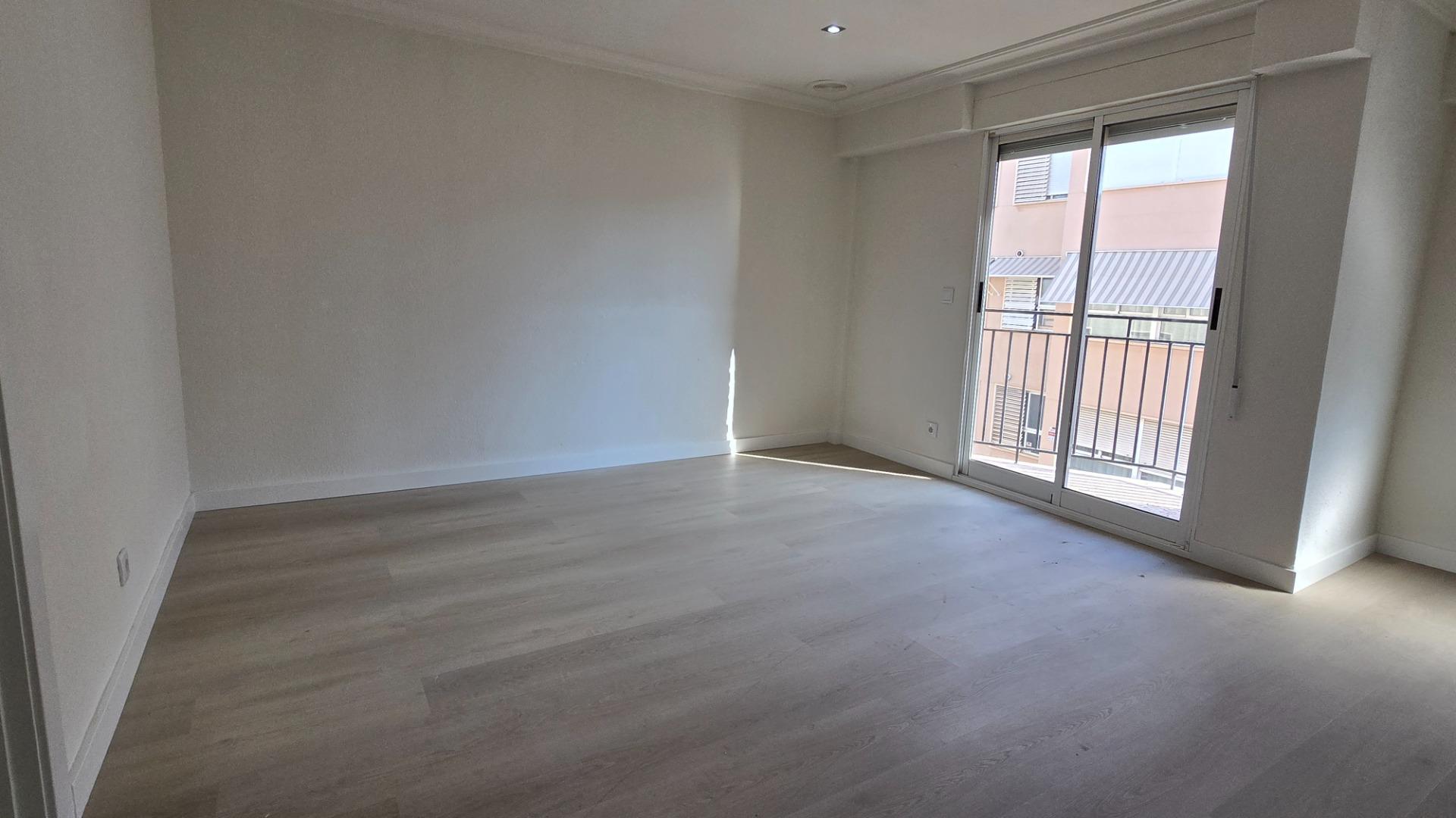 ¡Tu hogar ideal en Elche! Luminoso y acogedor piso en Toscar - foto 8
