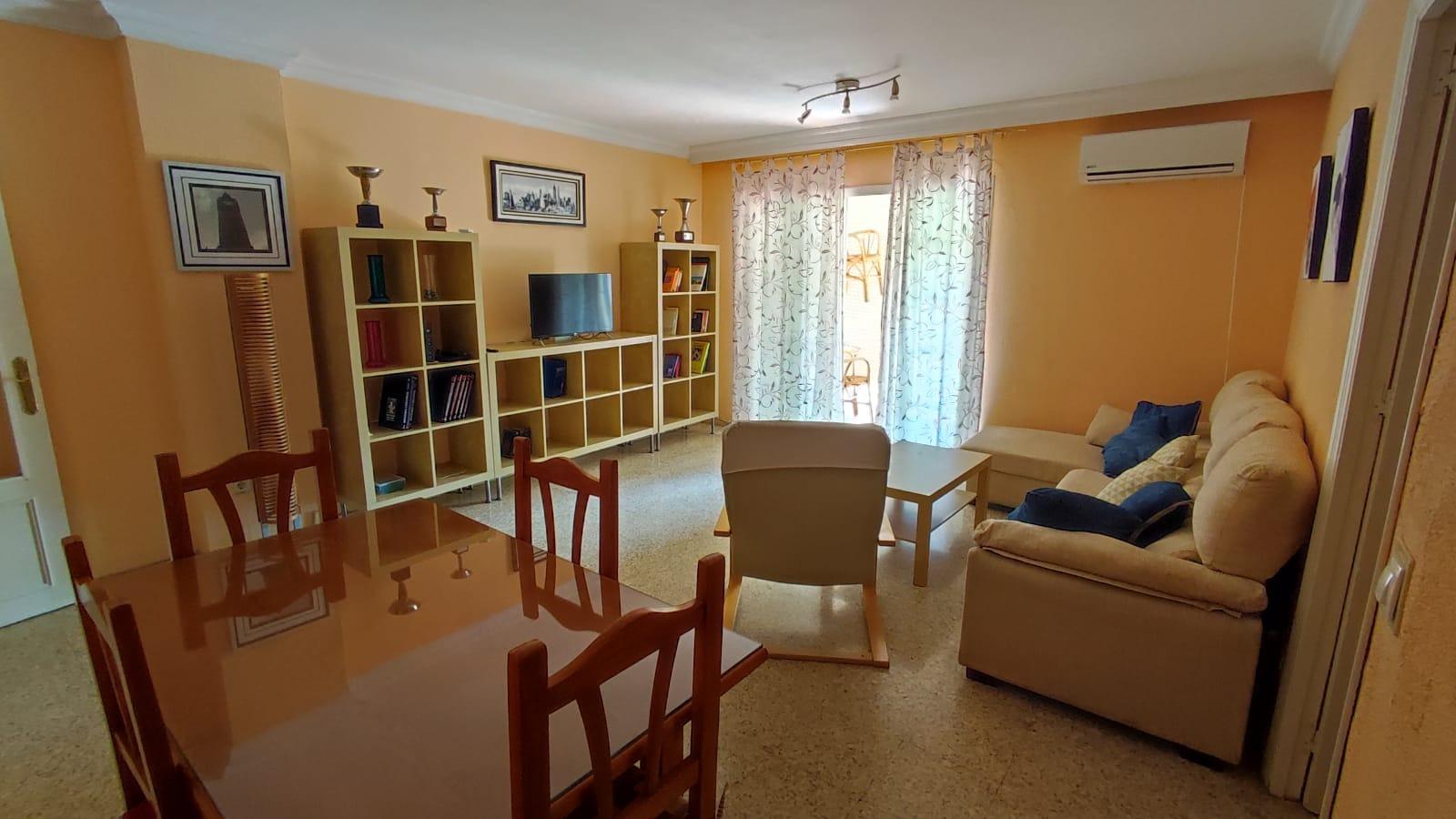 Macarena, junto Ronda Norte. Excelentes habitaciones se alqu