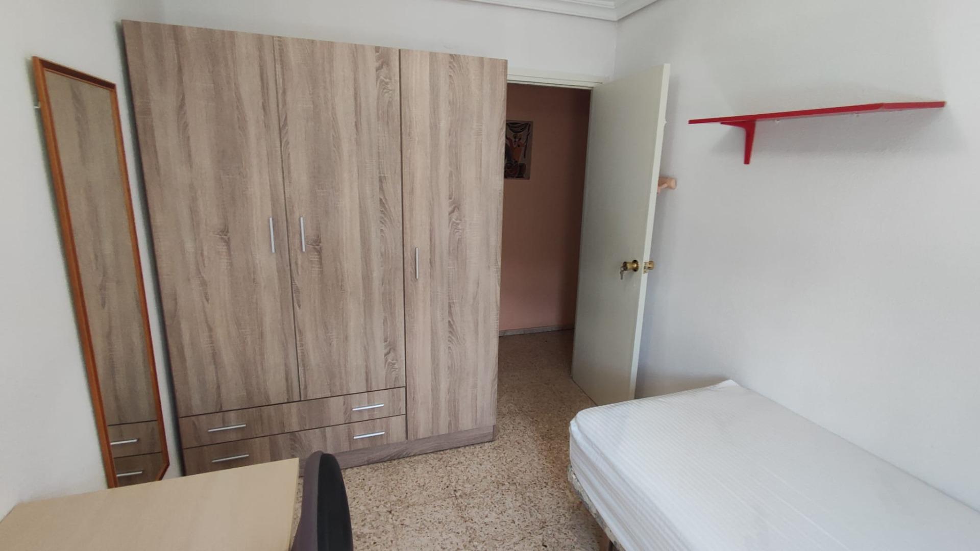 Macarena, junto Ronda Norte. Excelentes habitaciones se alqu - foto 14