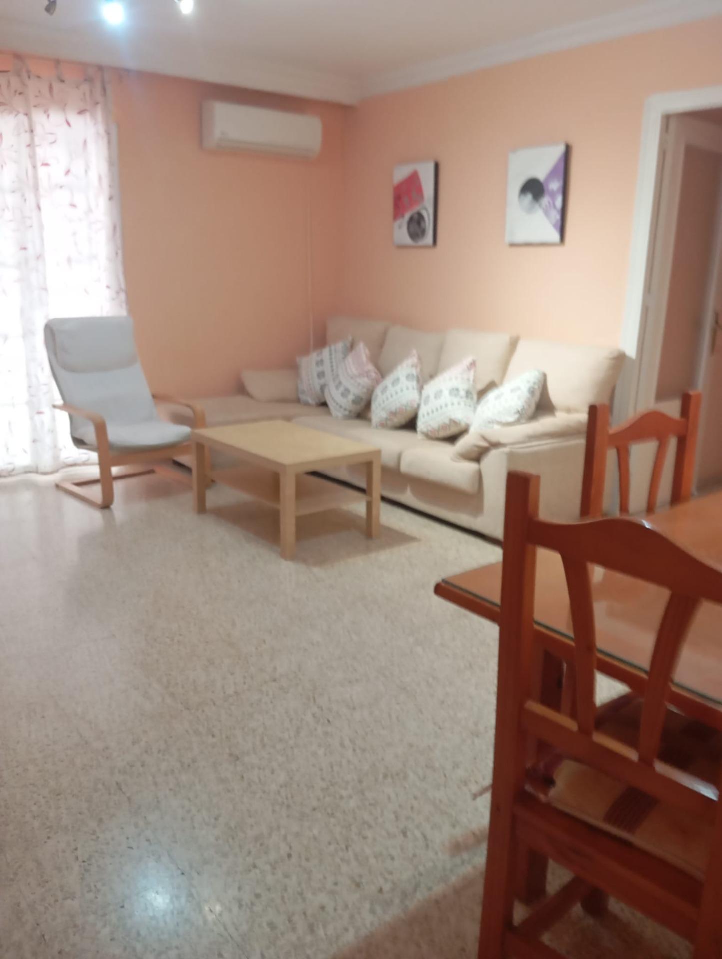 Macarena, junto Ronda Norte. Excelentes habitaciones se alqu - foto 3