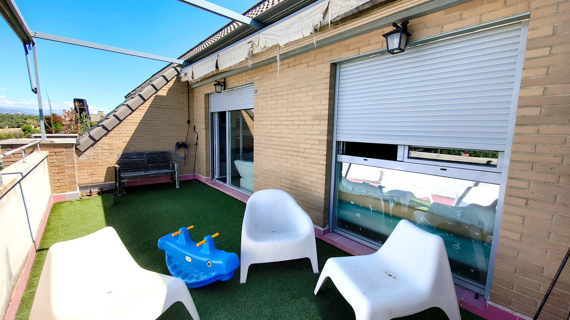 Espectacular Ático de 2 habitaciones y 3 terrazas en la excl - foto 7