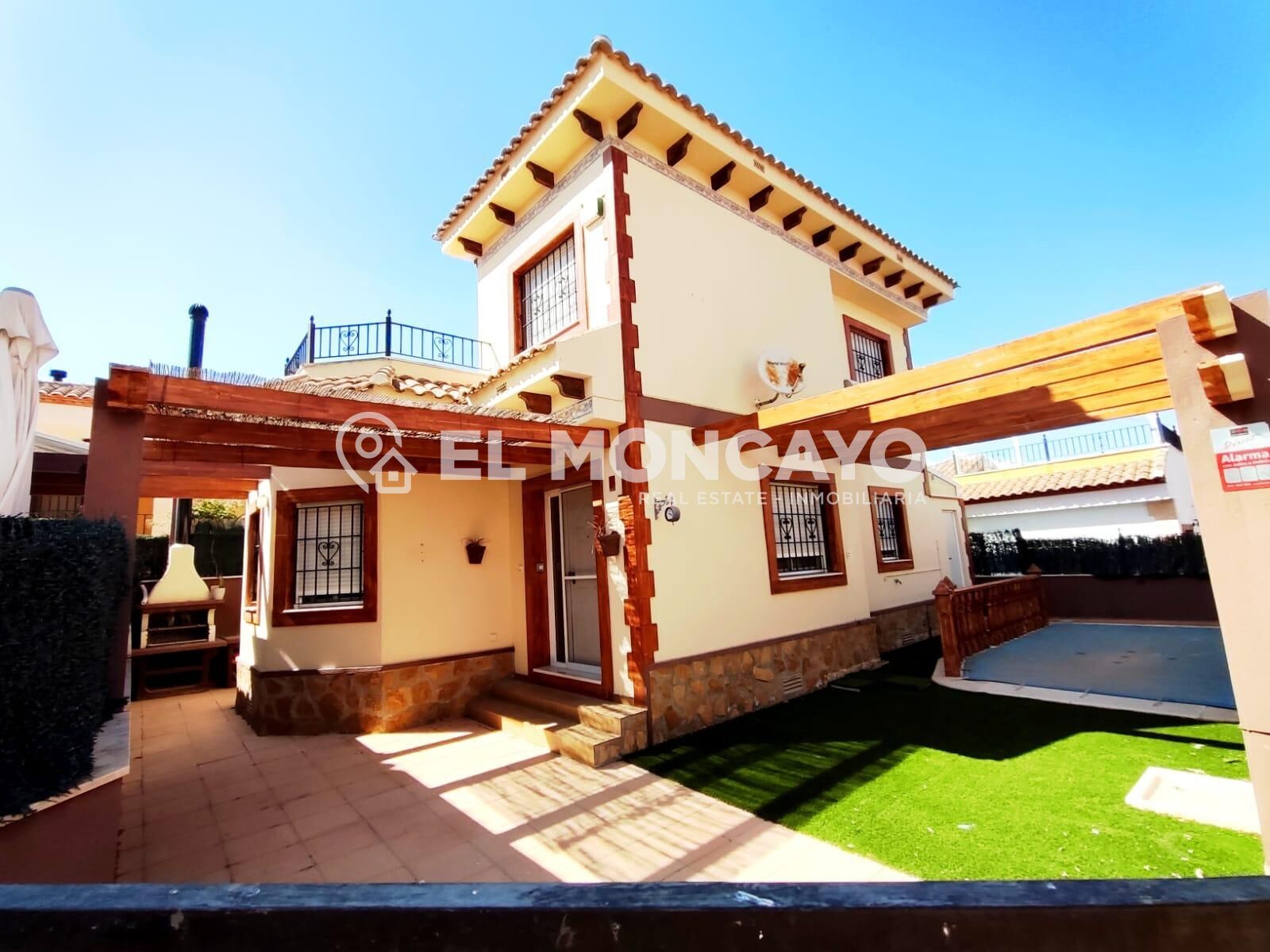 Fantástico chalet independiente con piscina privada en una e