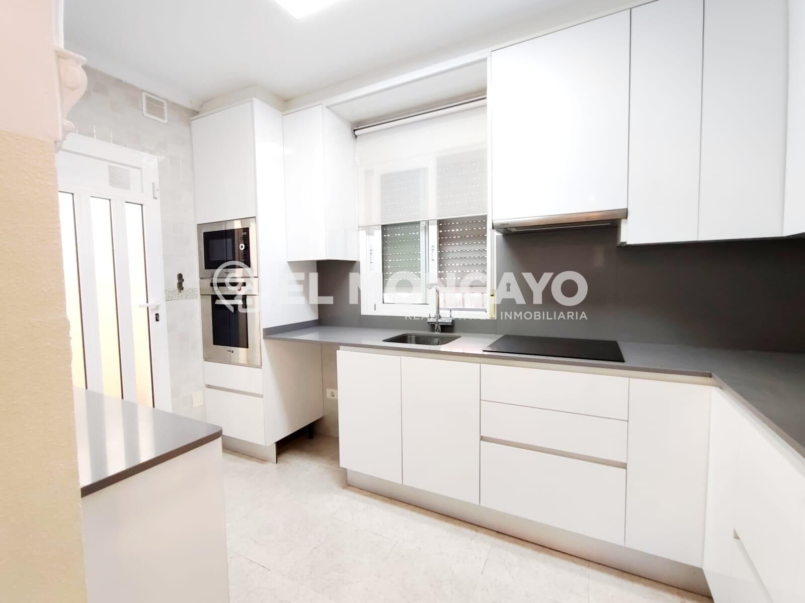 Fantástico chalet independiente con piscina privada en una e - foto 3