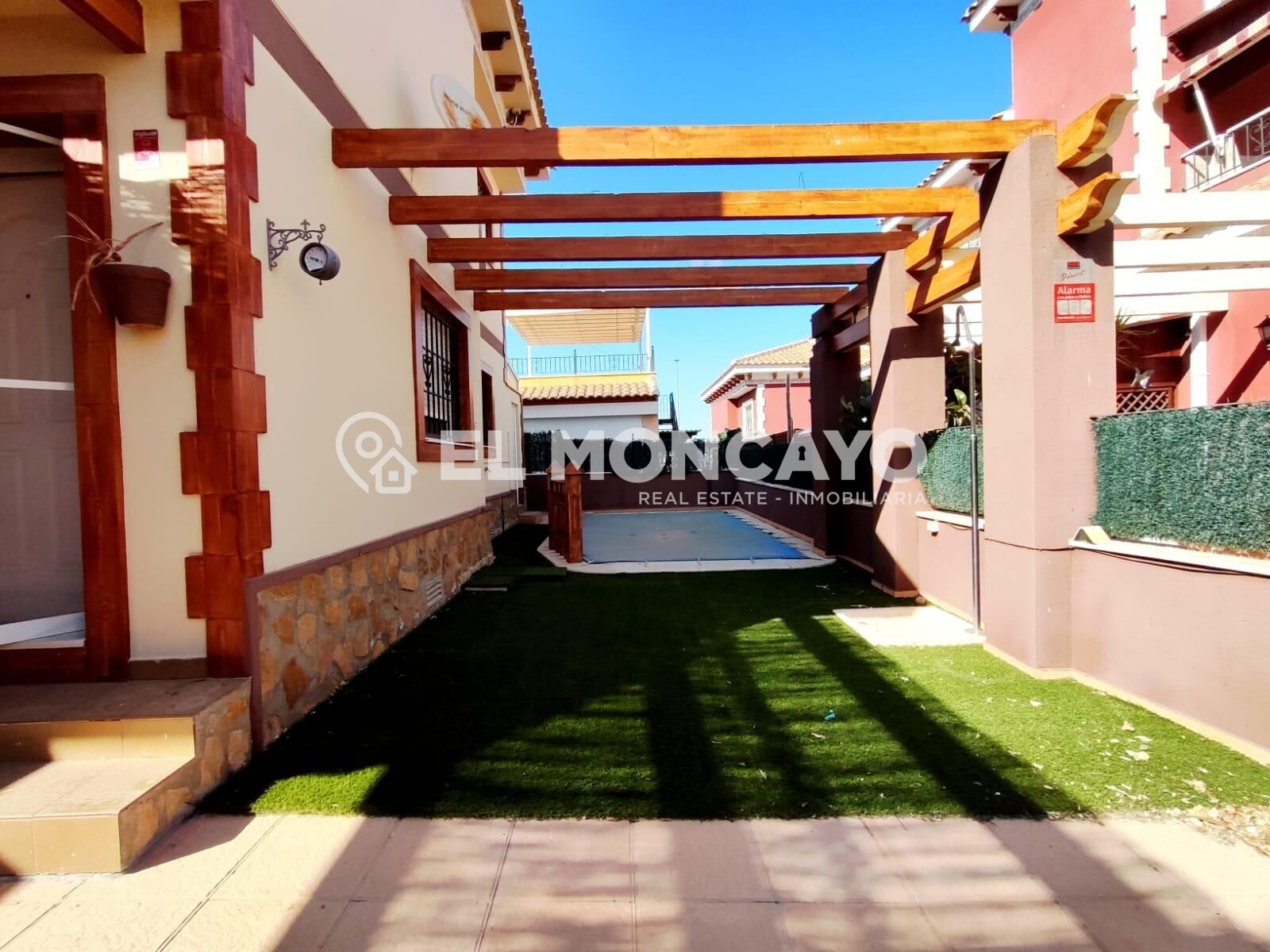 Fantástico chalet independiente con piscina privada en una e - foto 31