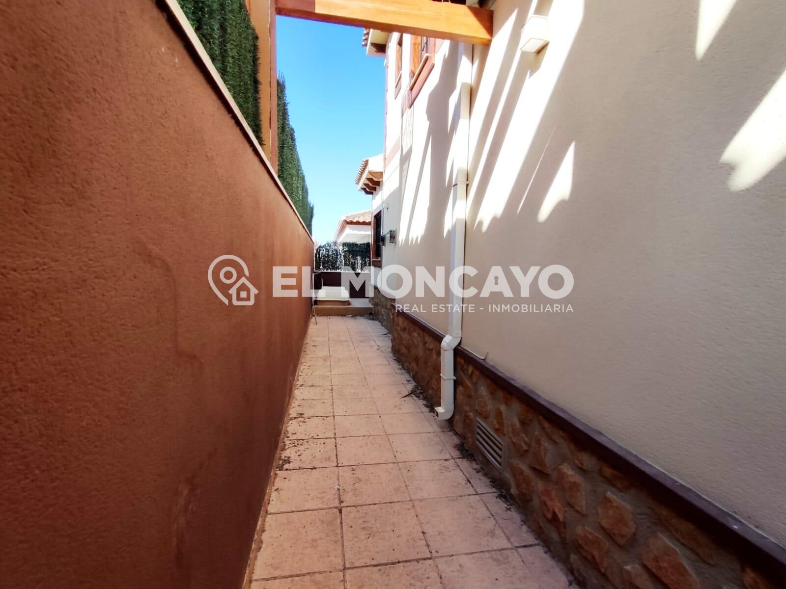 Fantástico chalet independiente con piscina privada en una e - foto 34