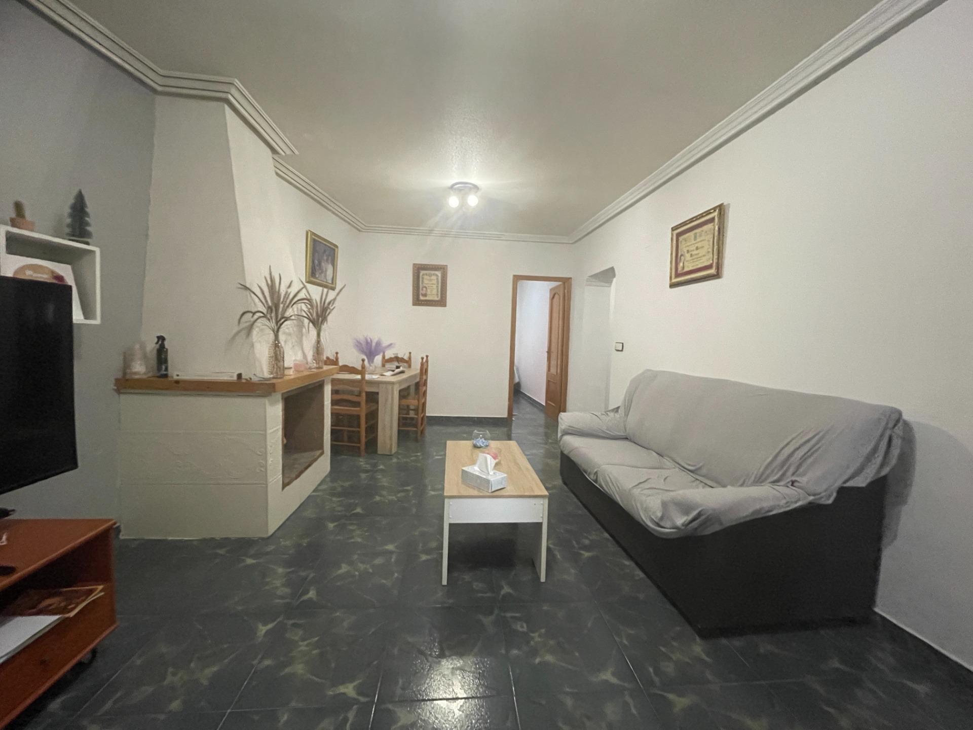 Casa baja con garaje, solárium y patio interior en una zona  - foto 4