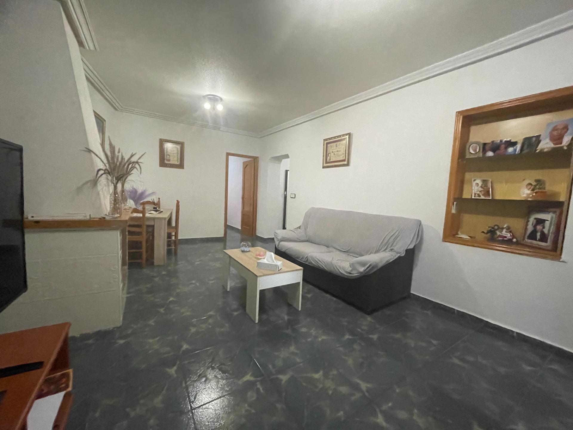 Casa baja con garaje, solárium y patio interior en una zona  - foto 5