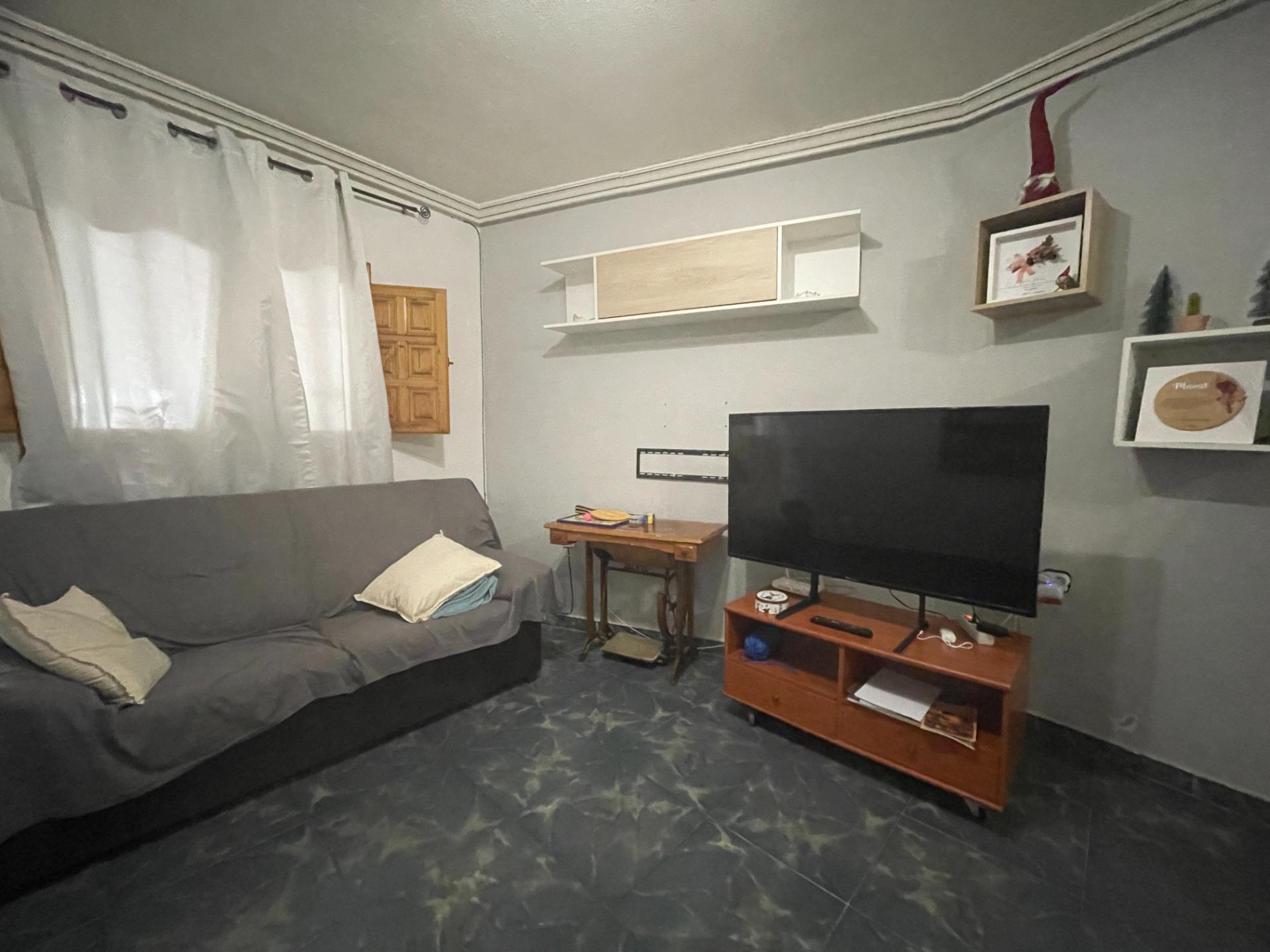 Casa baja con garaje, solárium y patio interior en una zona  - foto 9