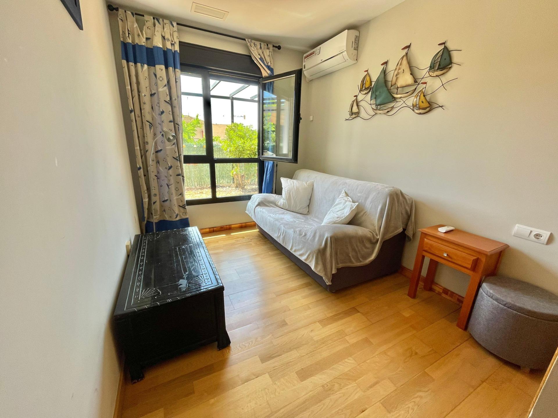 Planta baja de 2 dormitorios con amplio jardín privado, pisc - foto 12