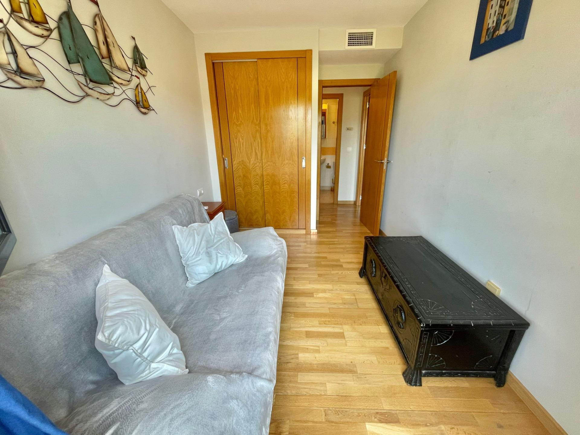 Planta baja de 2 dormitorios con amplio jardín privado, pisc - foto 13