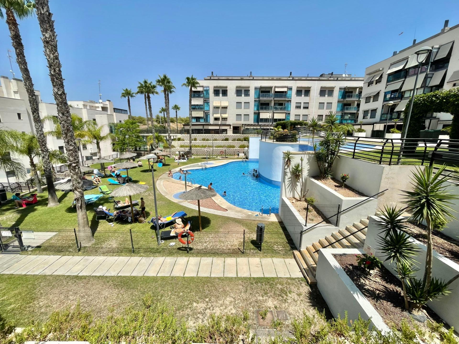 Planta baja de 2 dormitorios con amplio jardín privado, pisc - foto 21