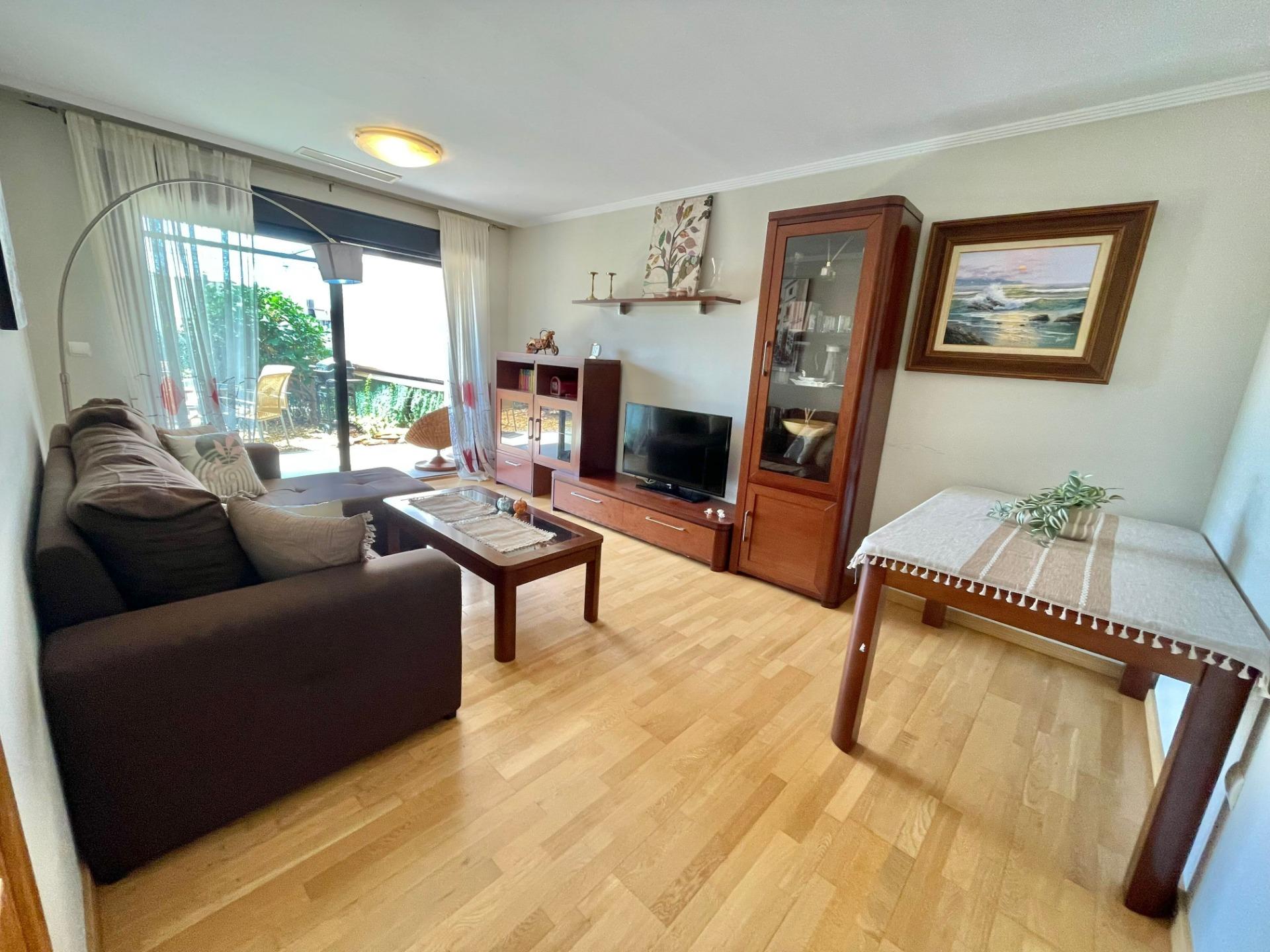 Planta baja de 2 dormitorios con amplio jardín privado, pisc - foto 6