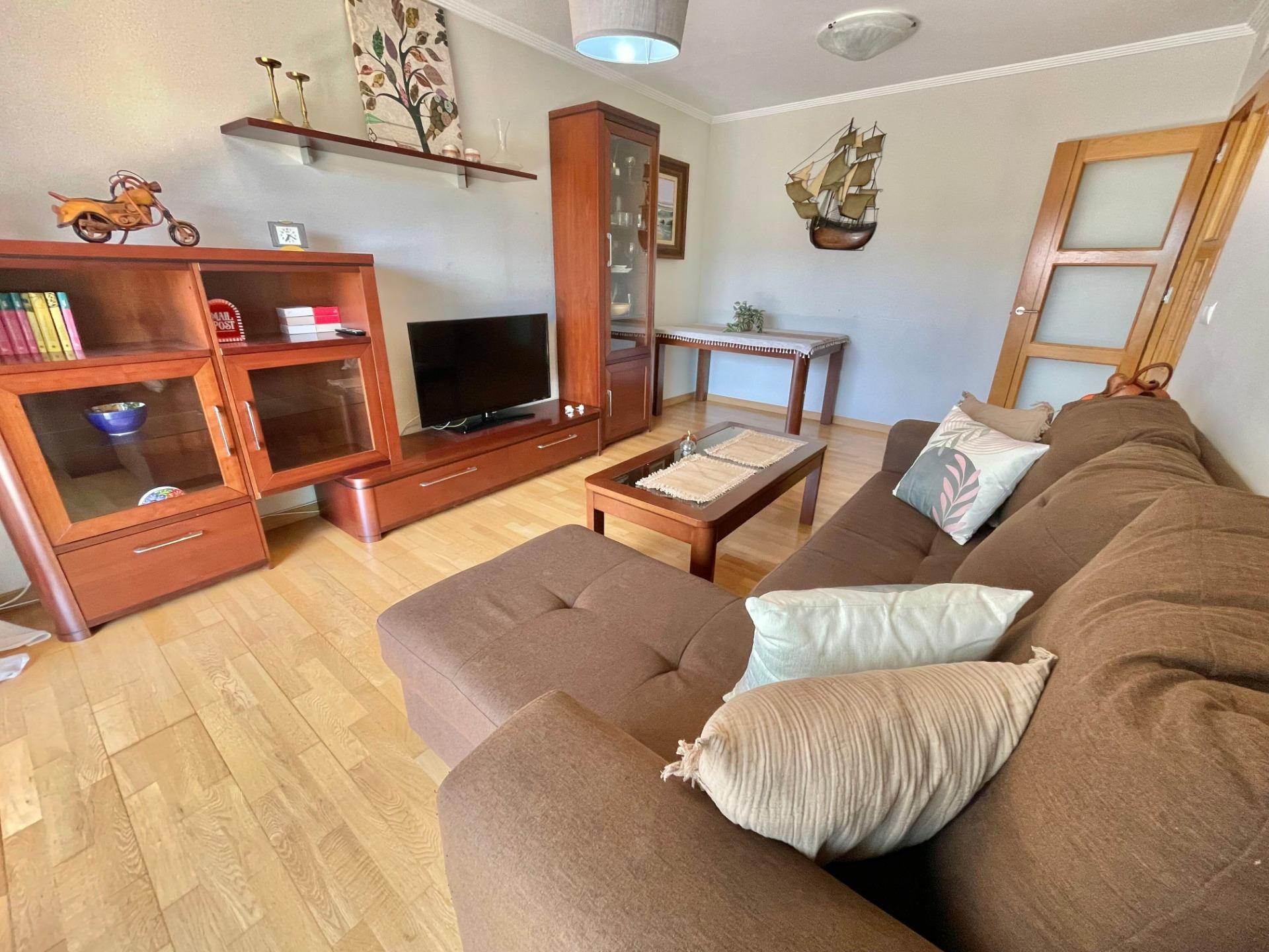 Planta baja de 2 dormitorios con amplio jardín privado, pisc - foto 7
