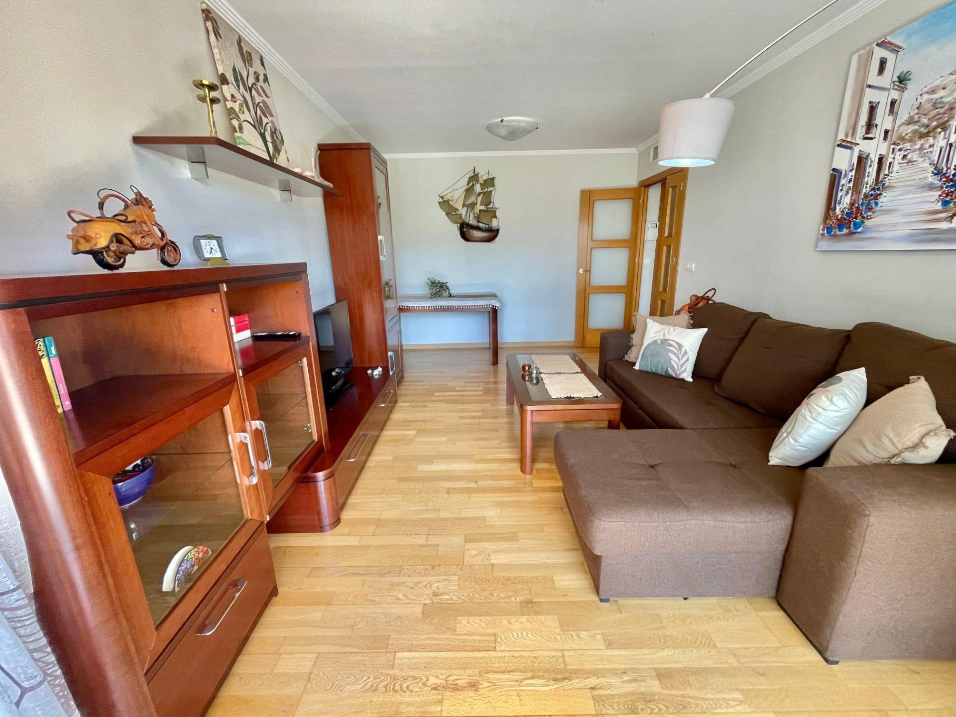 Planta baja de 2 dormitorios con amplio jardín privado, pisc - foto 8