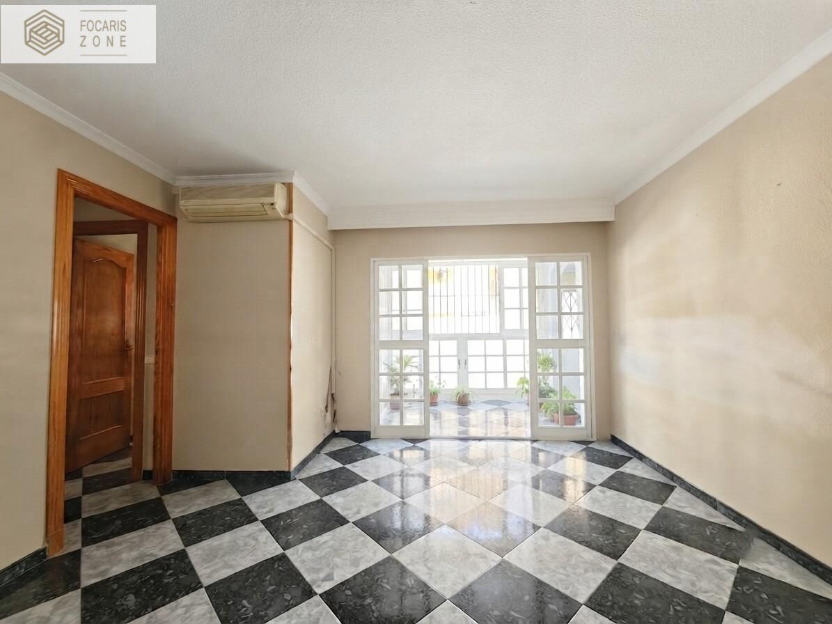 ESTUPENDO PISO EN CORTIJO BAZÁN - foto 2