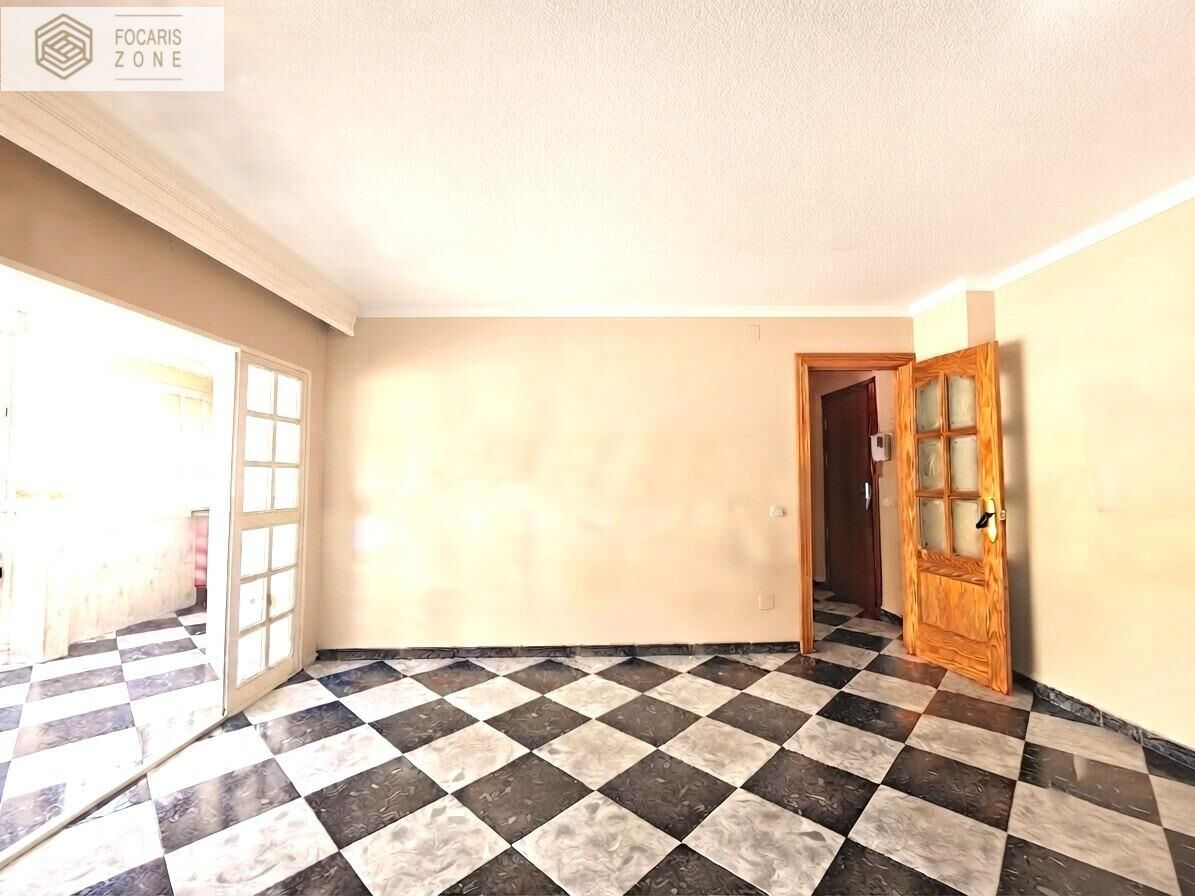 ESTUPENDO PISO EN CORTIJO BAZÁN - foto 3