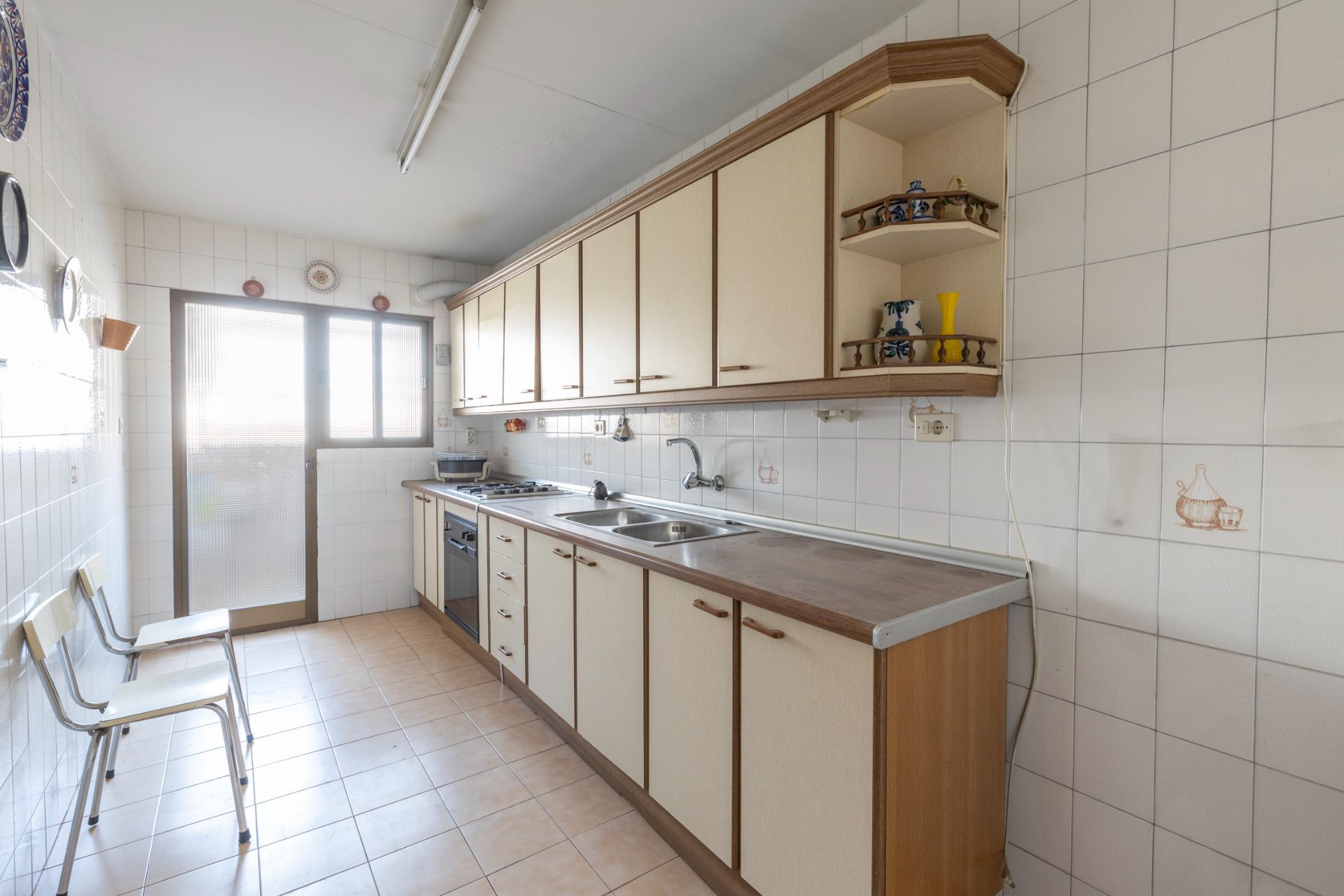Amplia vivienda de 3 dormitorios junto al metro en la zona d - foto 11
