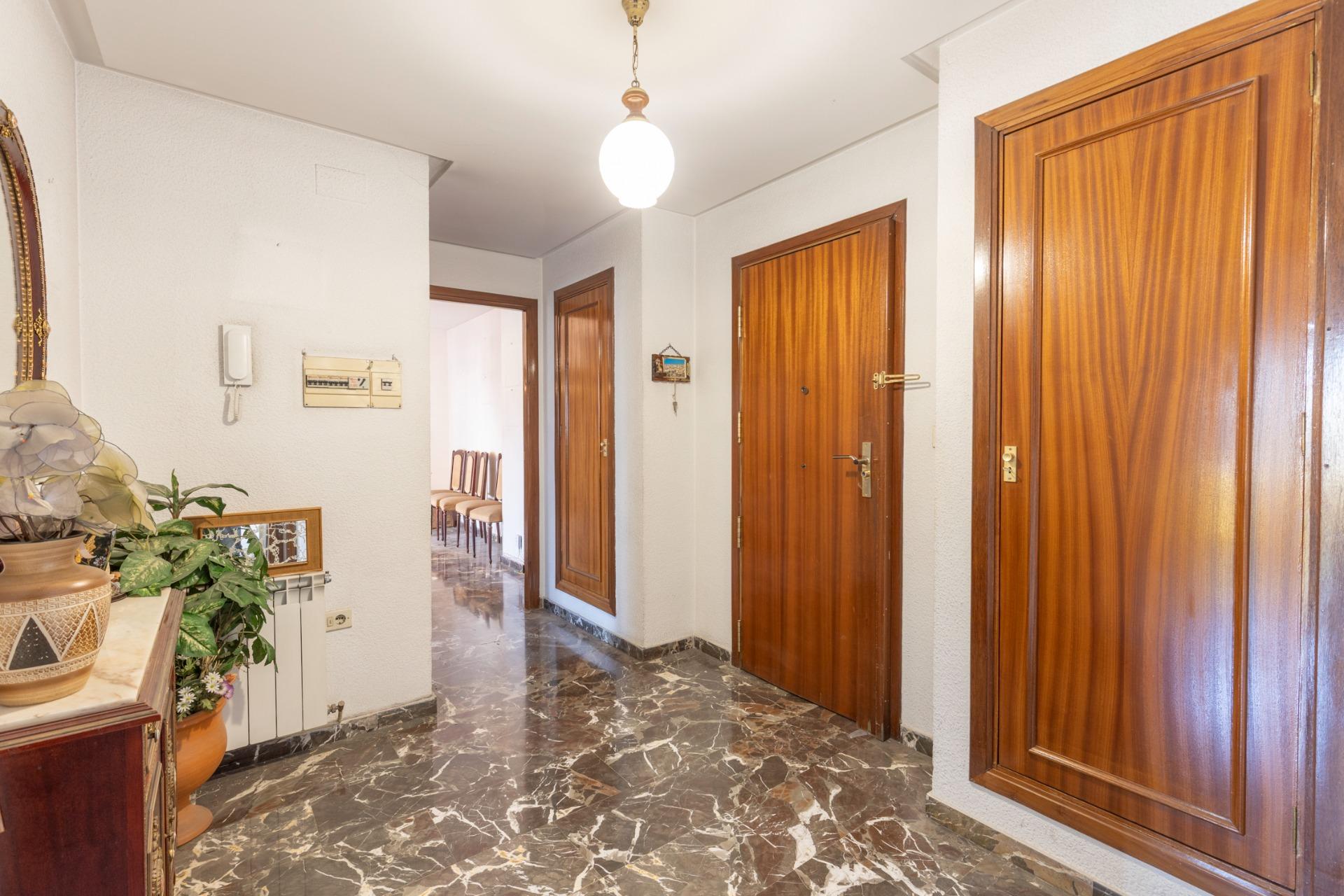 Amplia vivienda de 3 dormitorios junto al metro en la zona d - foto 14