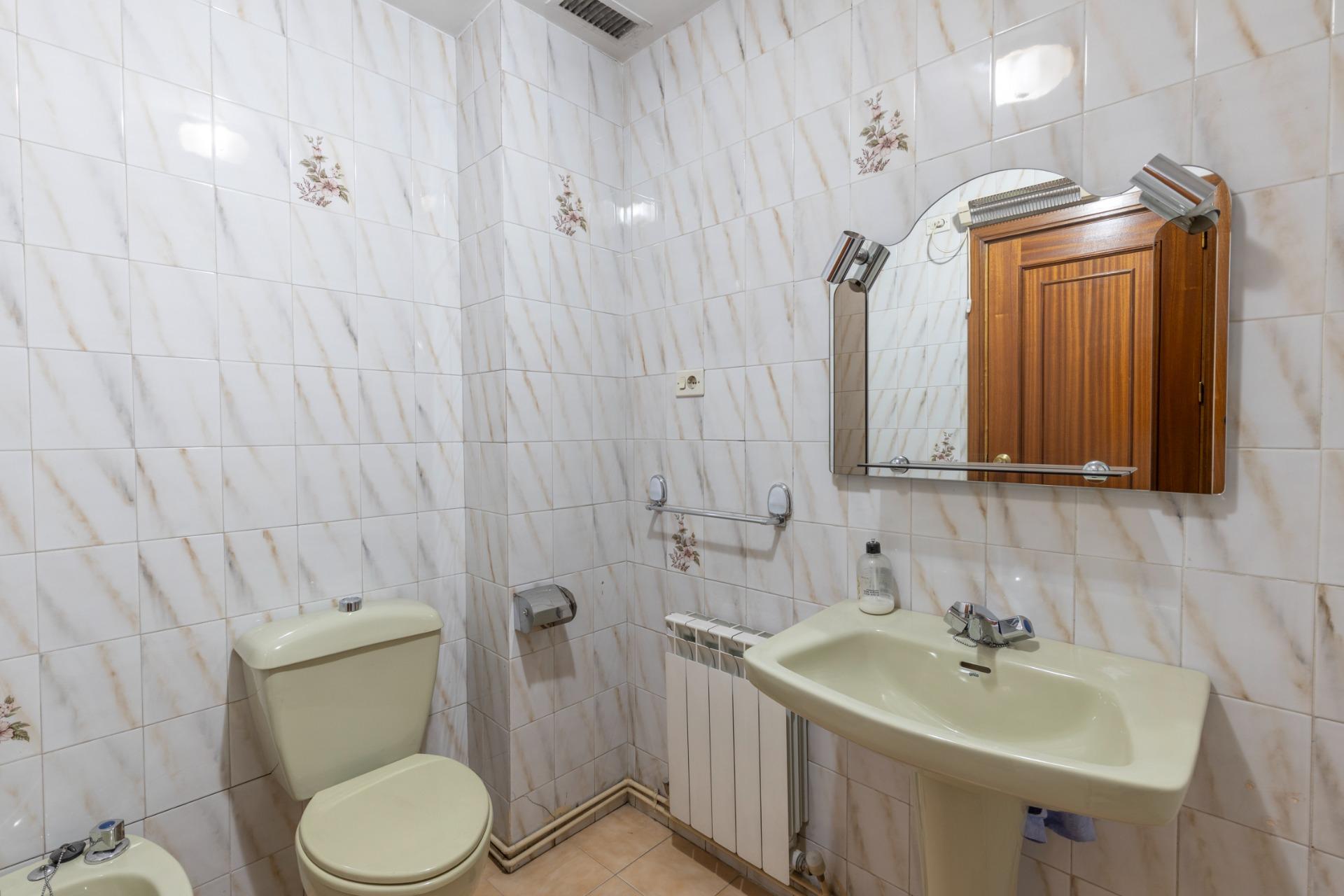 Amplia vivienda de 3 dormitorios junto al metro en la zona d - foto 15