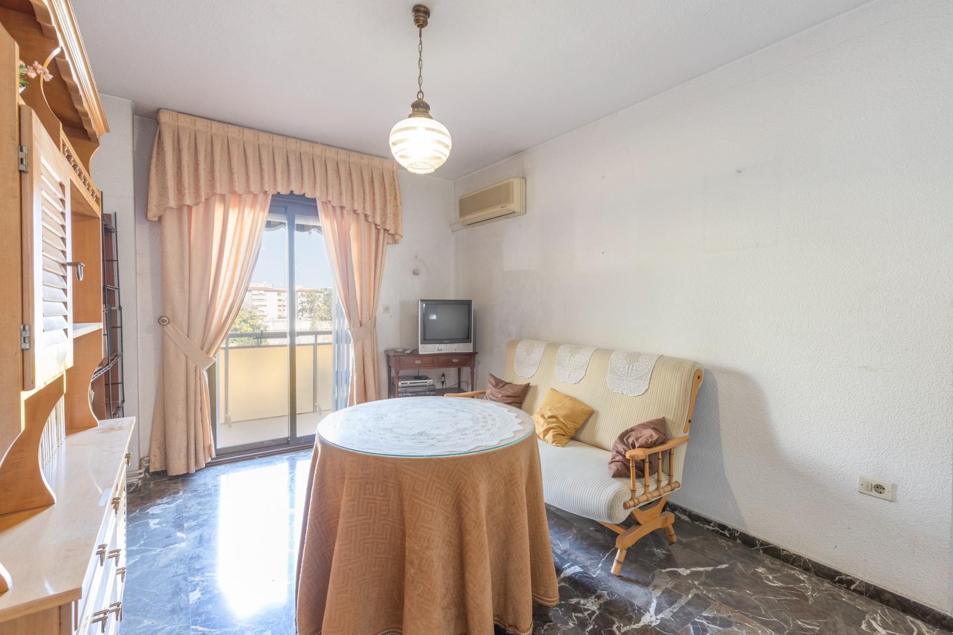 Amplia vivienda de 3 dormitorios junto al metro en la zona d - foto 19