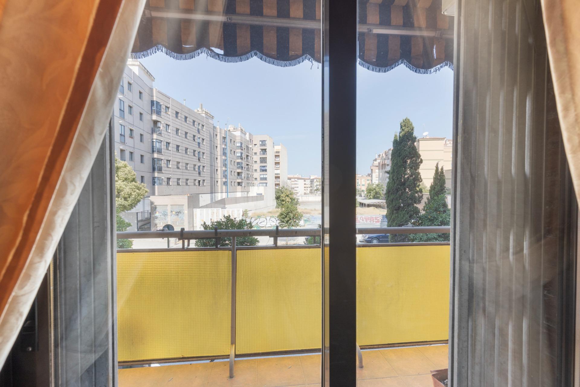 Amplia vivienda de 3 dormitorios junto al metro en la zona d - foto 20