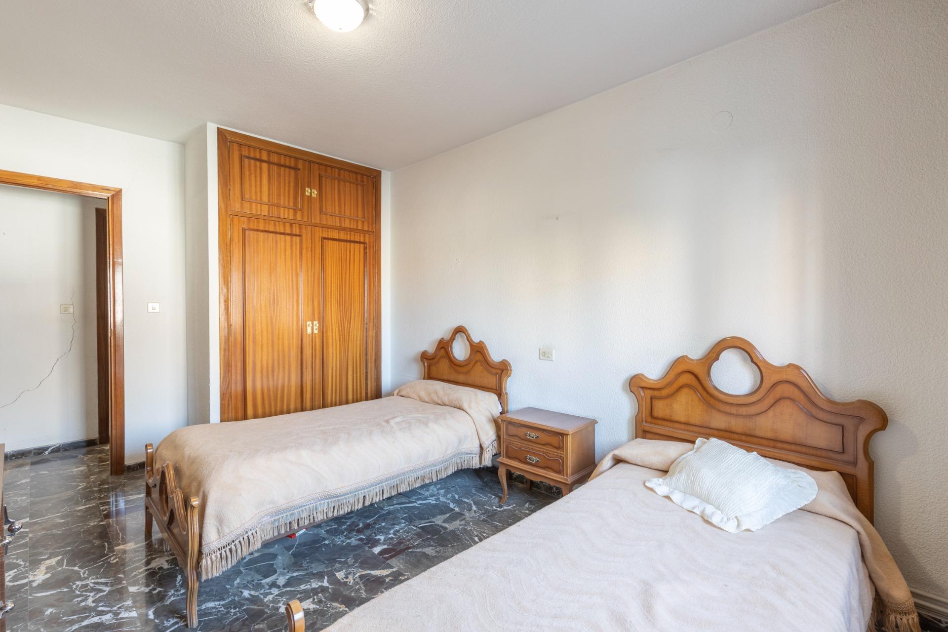 Amplia vivienda de 3 dormitorios junto al metro en la zona d - foto 24
