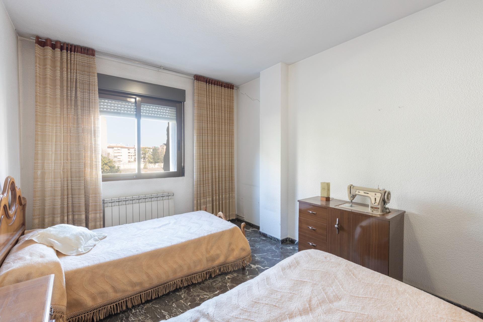 Amplia vivienda de 3 dormitorios junto al metro en la zona d - foto 25