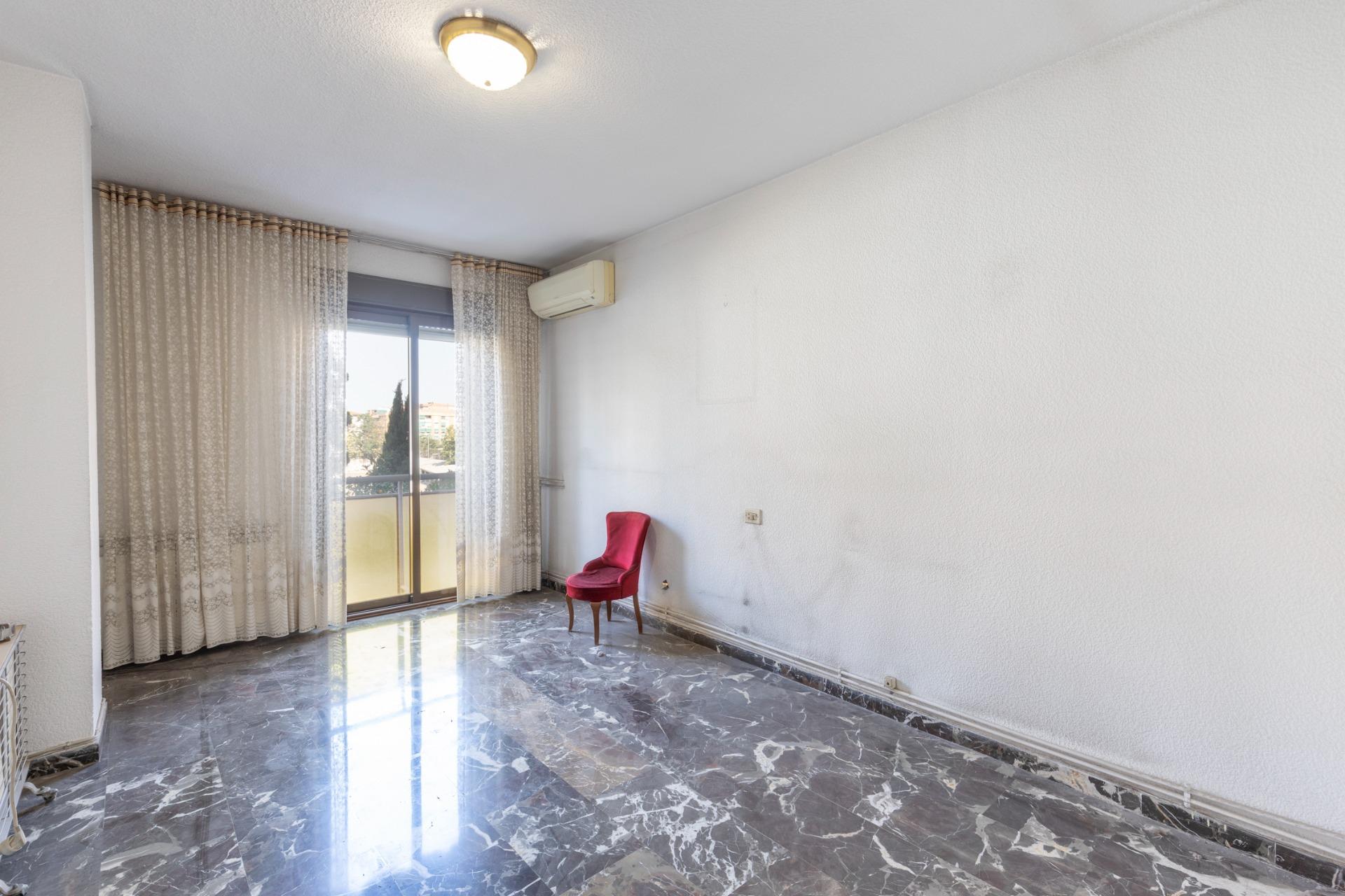 Amplia vivienda de 3 dormitorios junto al metro en la zona d - foto 29