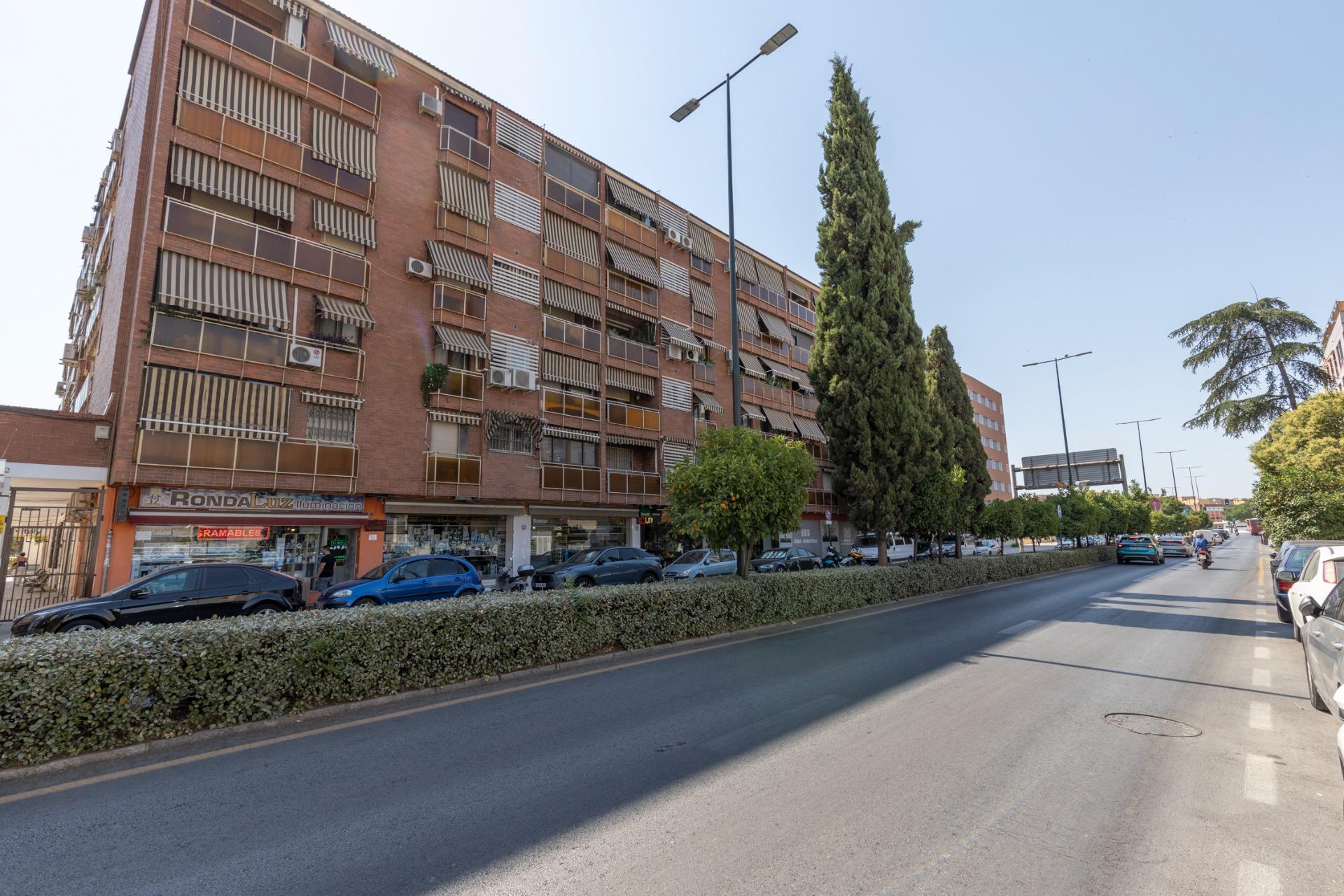 Amplia vivienda de 3 dormitorios junto al metro en la zona d - foto 40