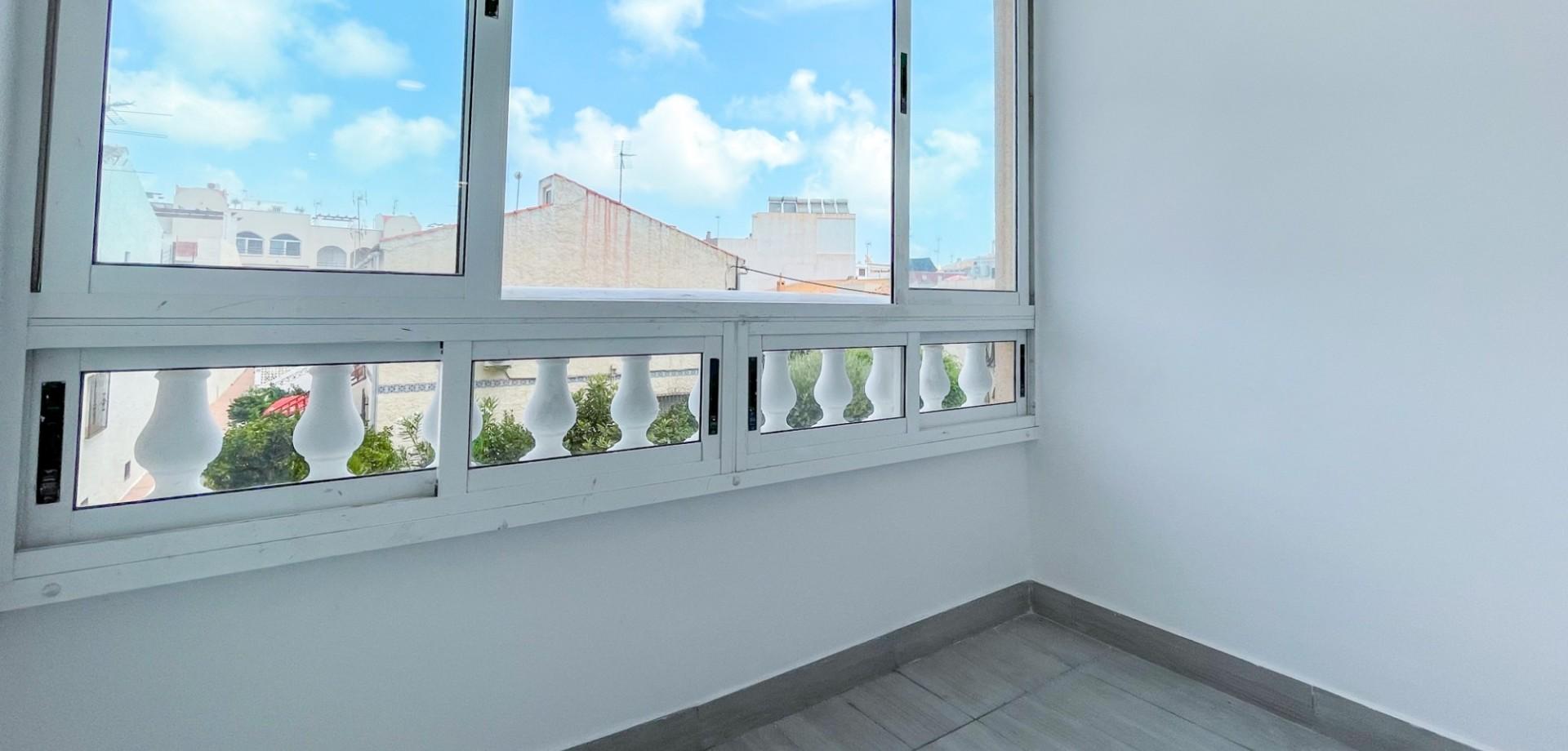Apartamento 2 habitaciones 68m² en venta - Estacion de autob - foto 2