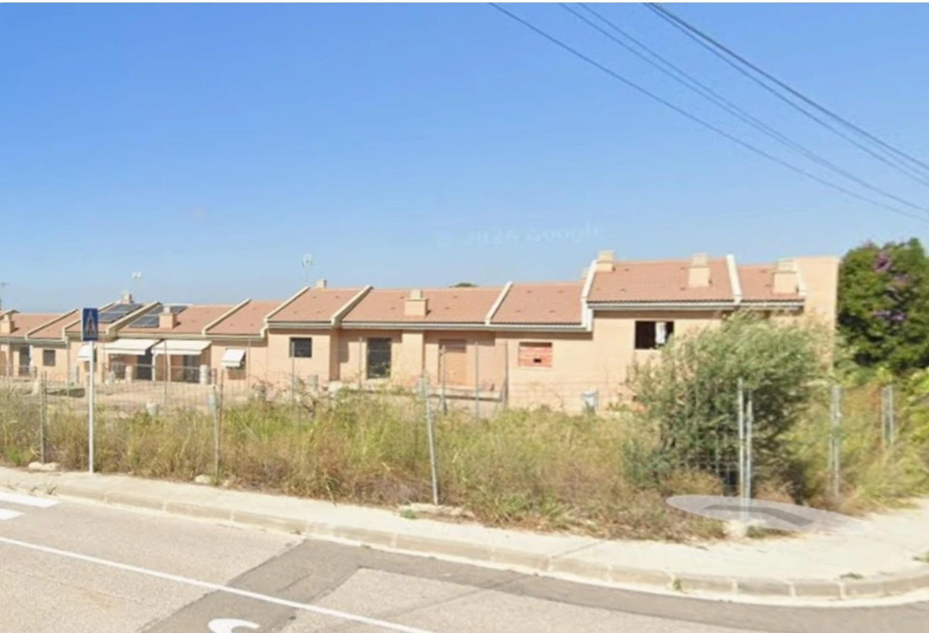 Obra parada en venta en calle Montsiá 17