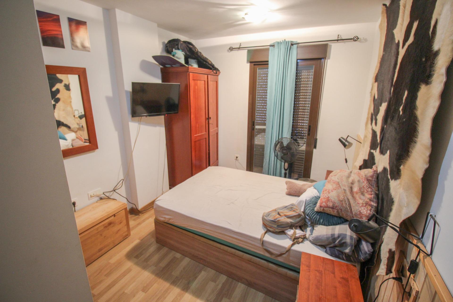 Acogedor piso de 2 dormitorios con piscina, terraza y vistas - foto 11