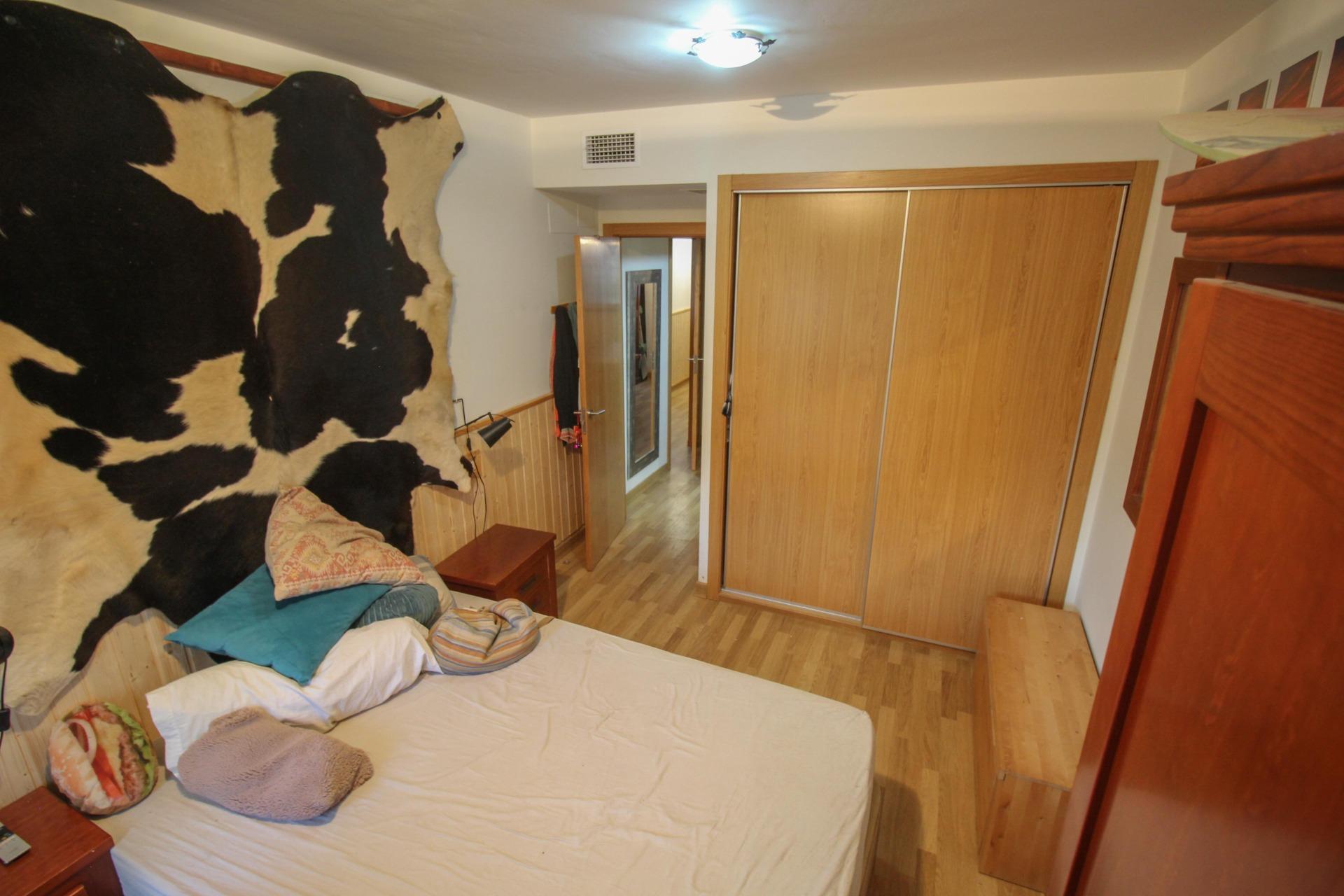 Acogedor piso de 2 dormitorios con piscina, terraza y vistas - foto 12