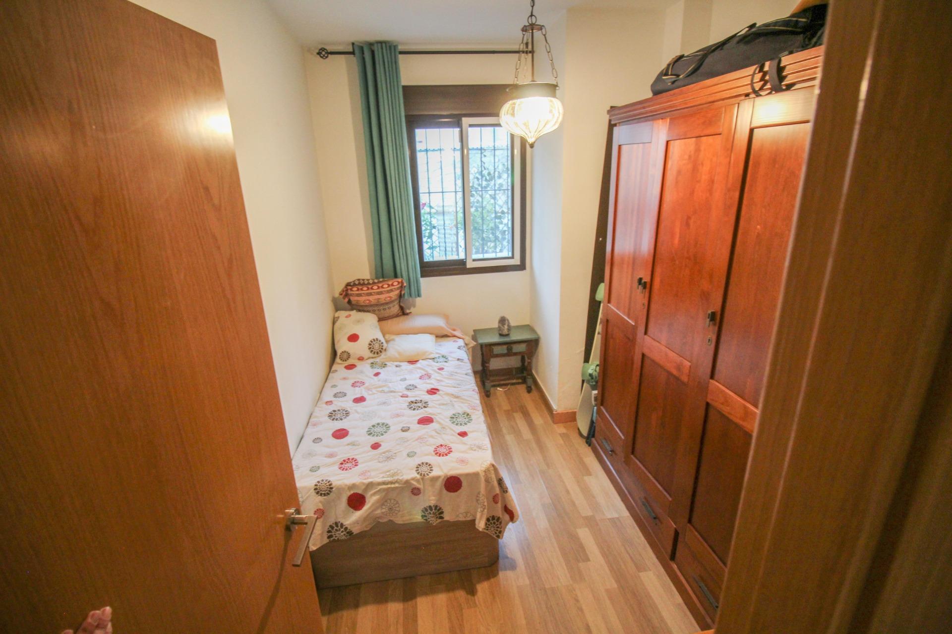 Acogedor piso de 2 dormitorios con piscina, terraza y vistas - foto 13