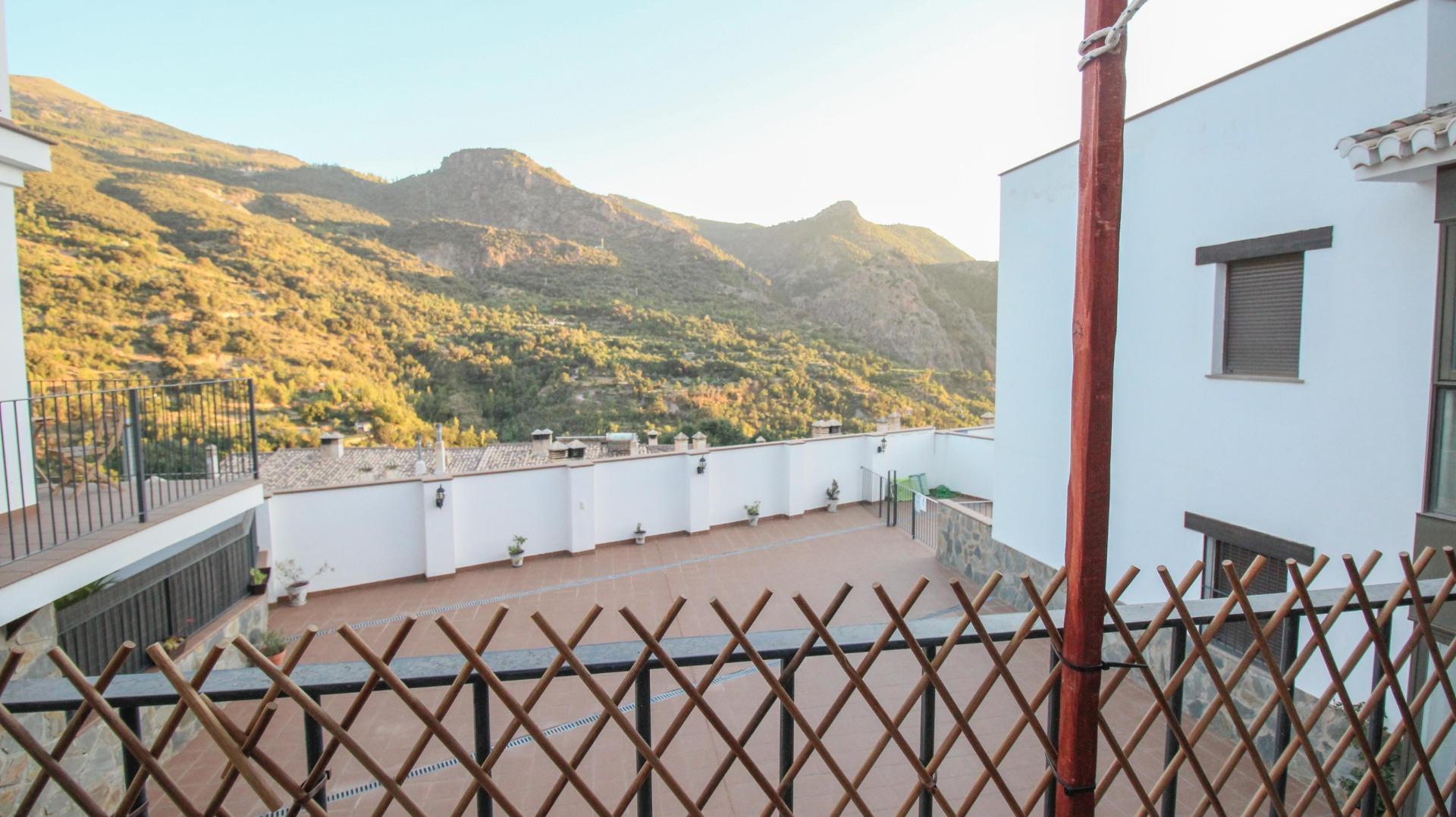 Acogedor piso de 2 dormitorios con piscina, terraza y vistas - foto 17