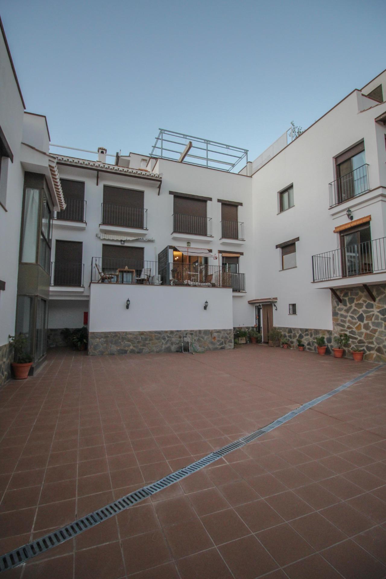 Acogedor piso de 2 dormitorios con piscina, terraza y vistas - foto 21