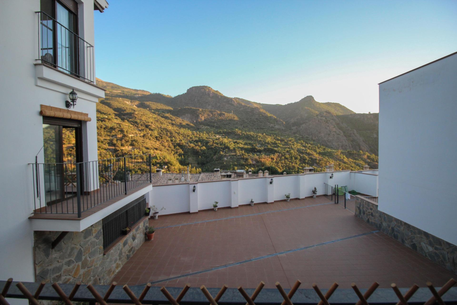 Acogedor piso de 2 dormitorios con piscina, terraza y vistas - foto 22