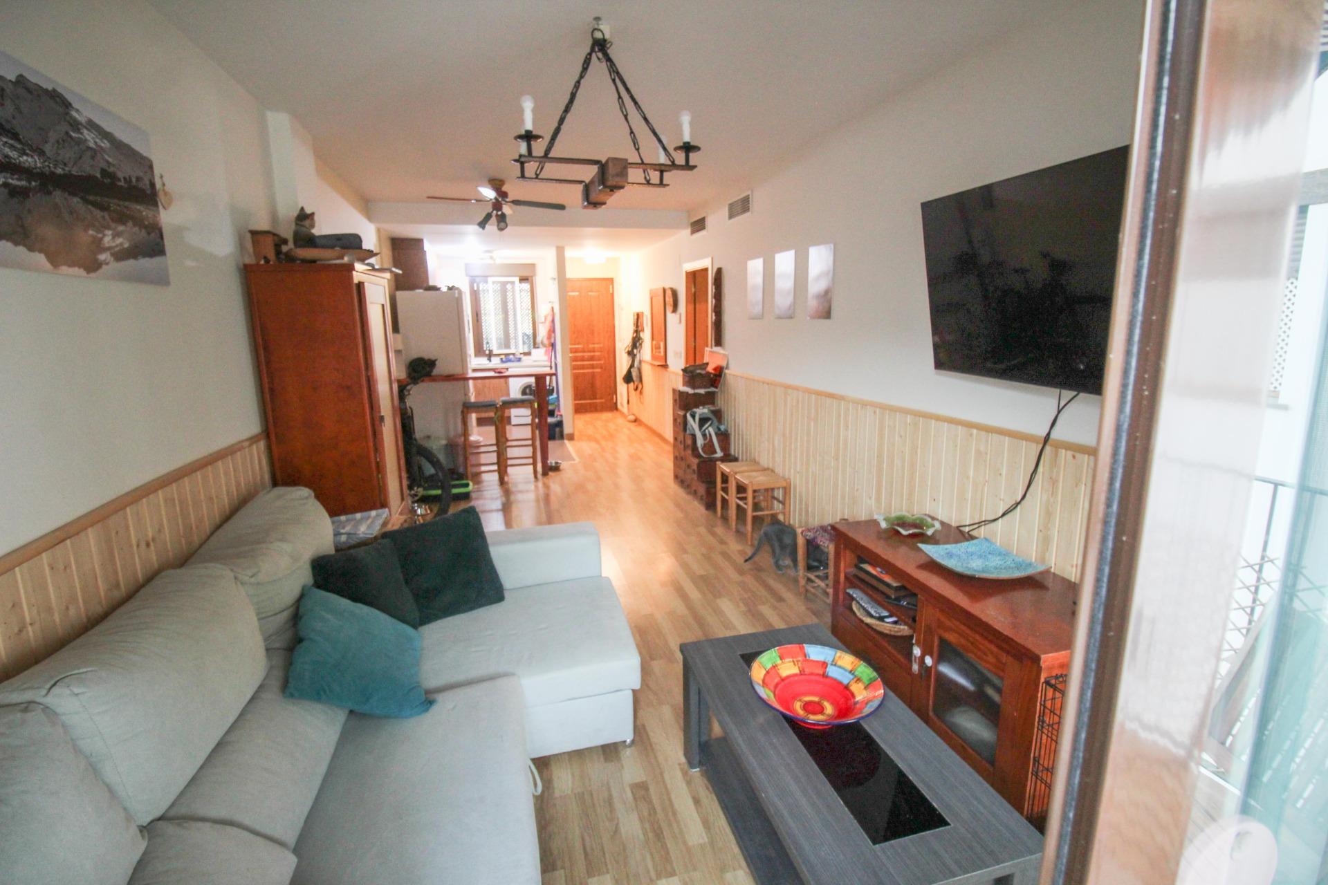 Acogedor piso de 2 dormitorios con piscina, terraza y vistas - foto 8