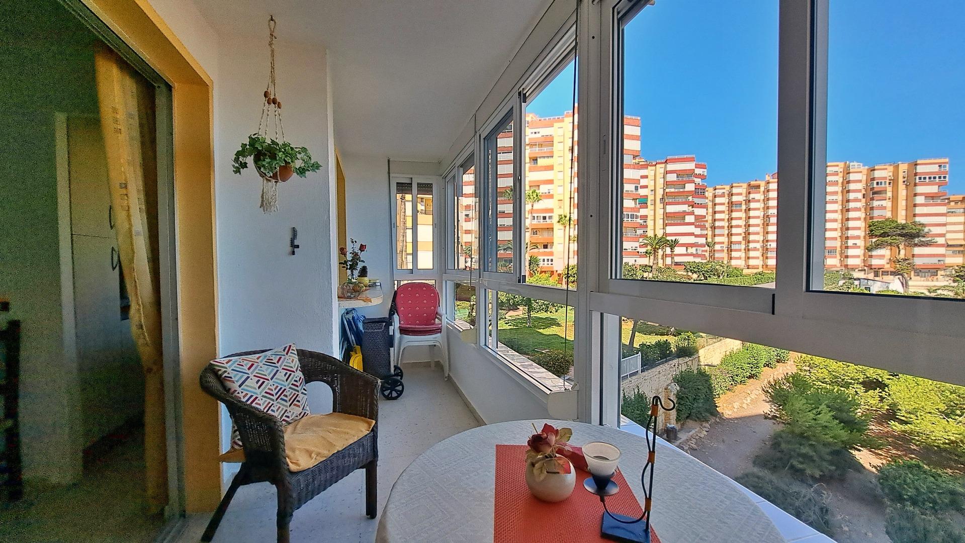 Apartamento en primera línea de playa con impresionantes vis - foto 16