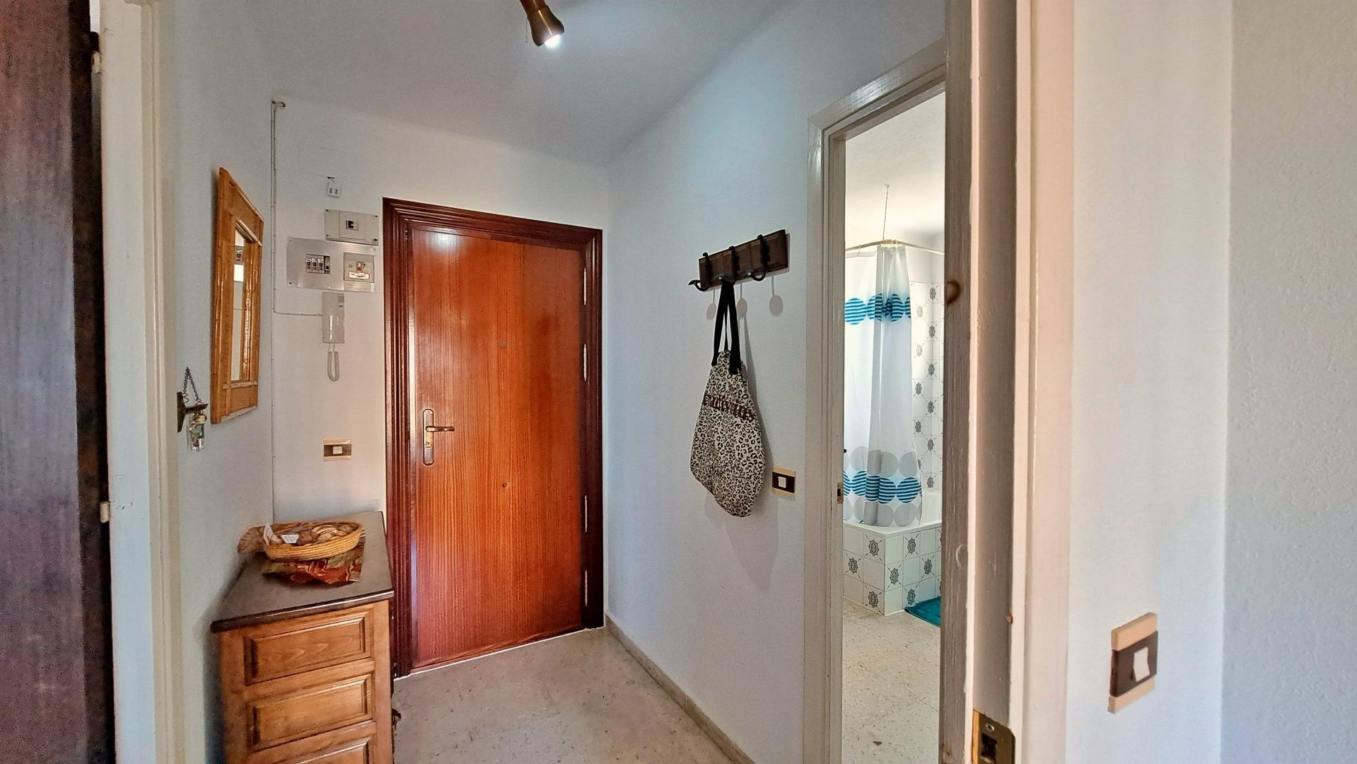 Apartamento en primera línea de playa con impresionantes vis - foto 17