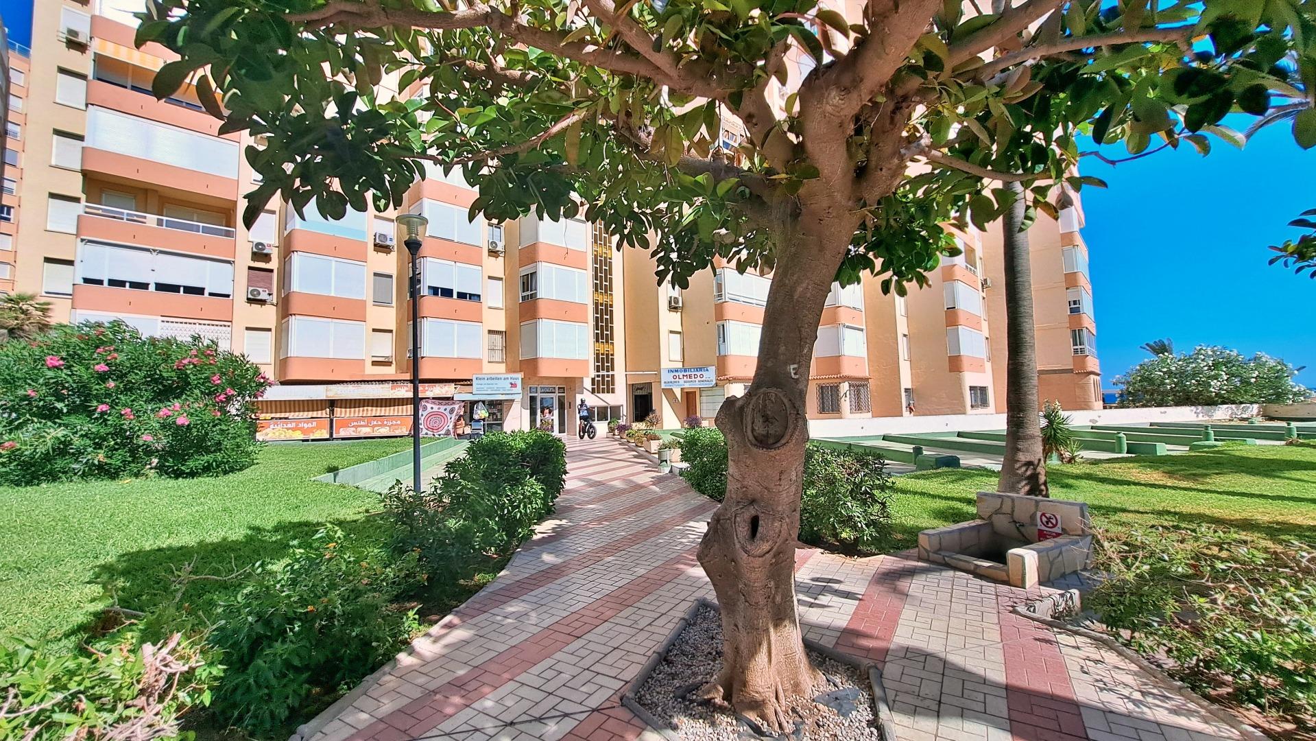 Apartamento en primera línea de playa con impresionantes vis - foto 19