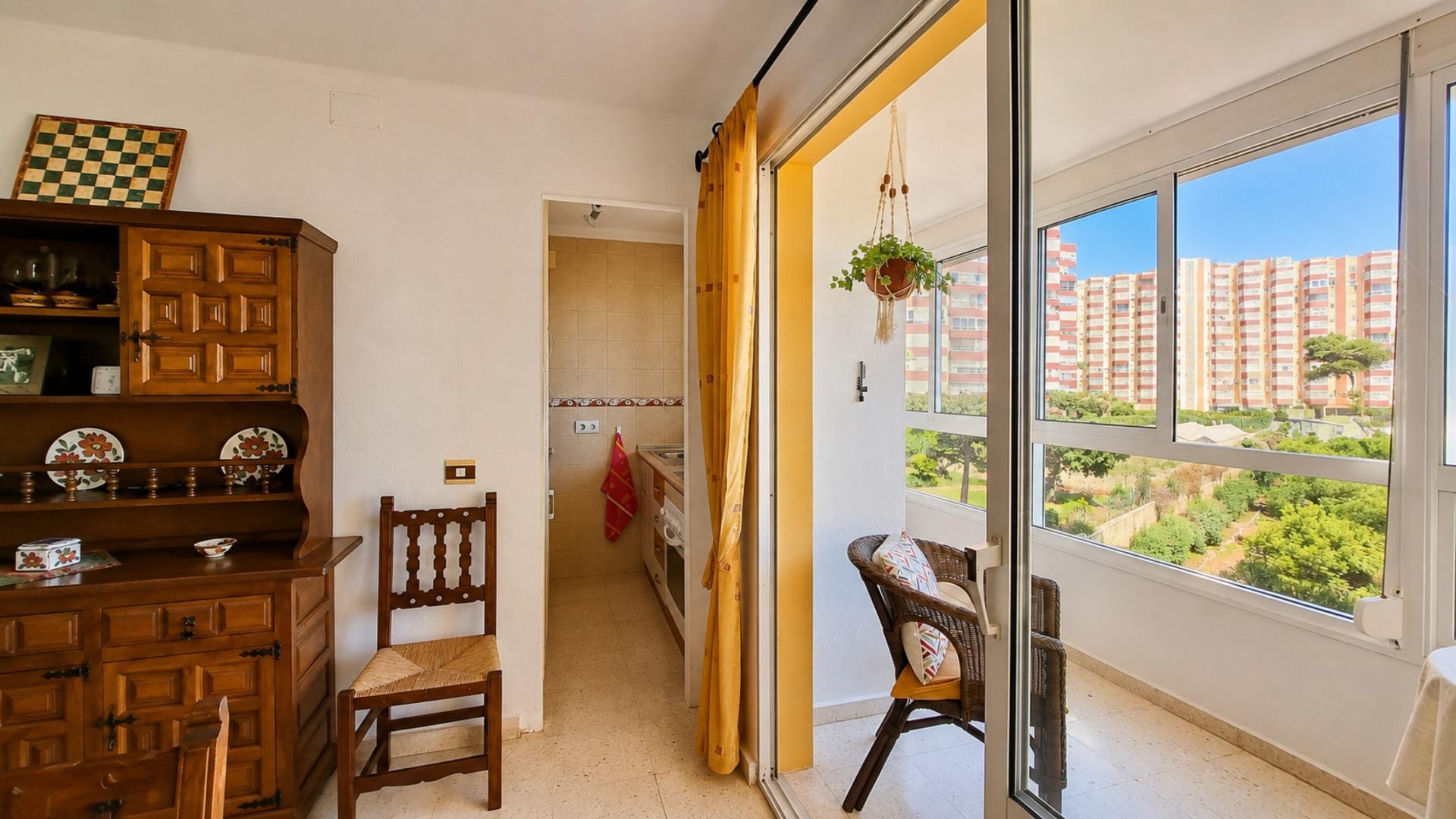 Apartamento en primera línea de playa con impresionantes vis - foto 3