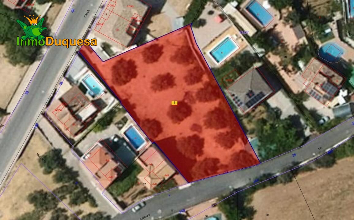 Solar urbano de 1.437 m2 (Con posibilidad de 3 casas).